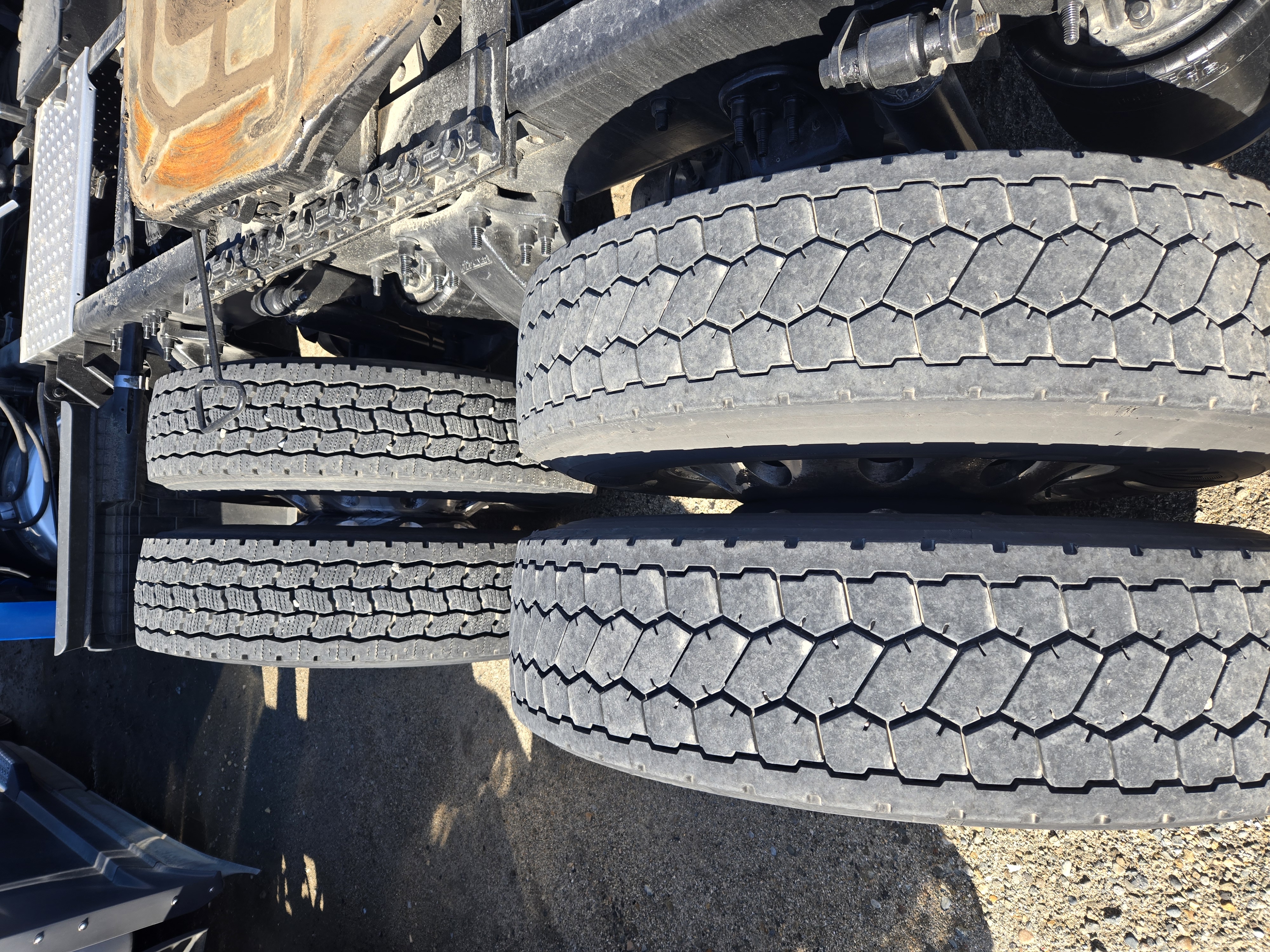 2023 FREIGHTLINER CASCADIA 126SLP - image 13