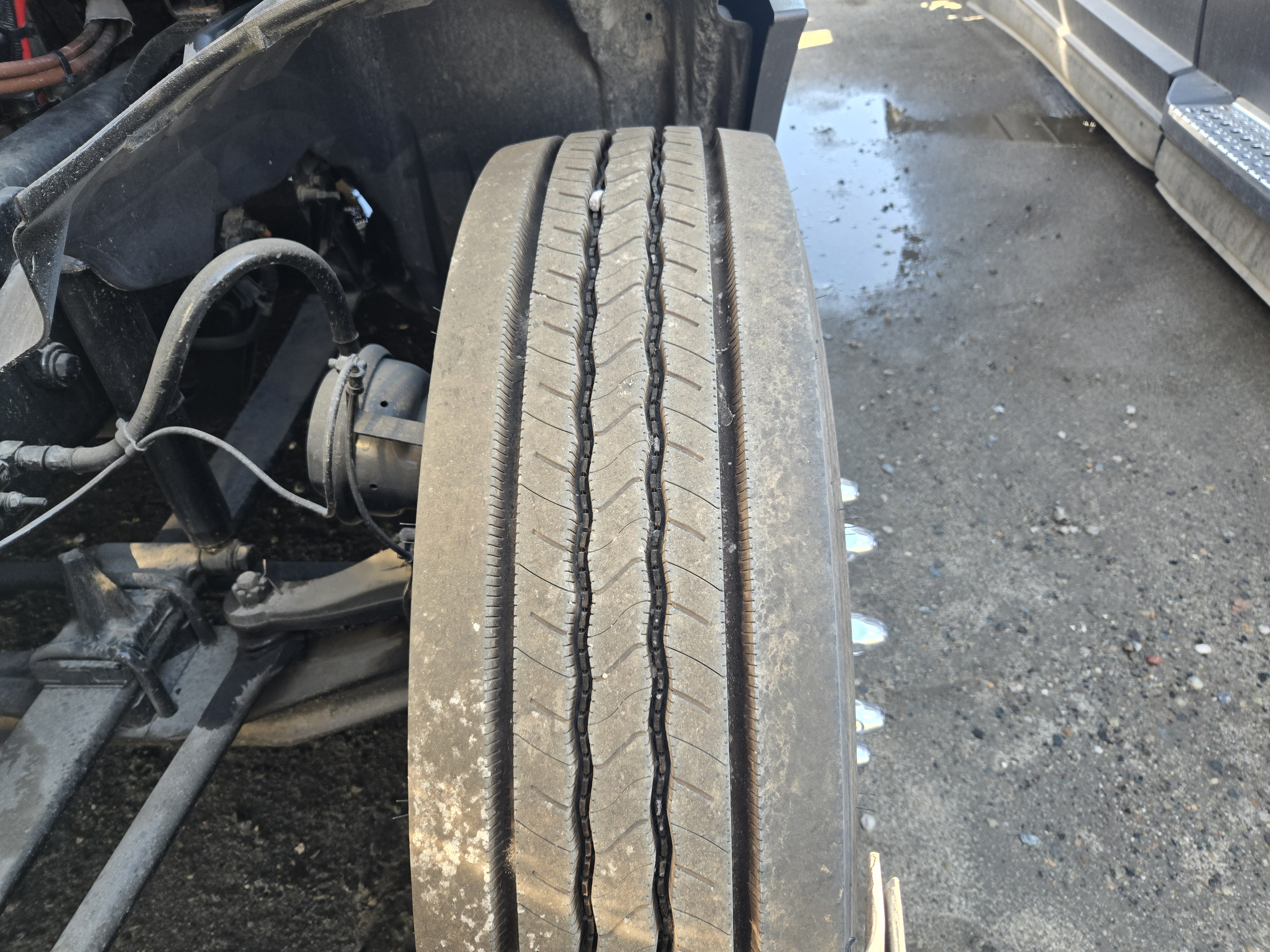 2021 FREIGHTLINER CASCADIA 126SLP - image 13