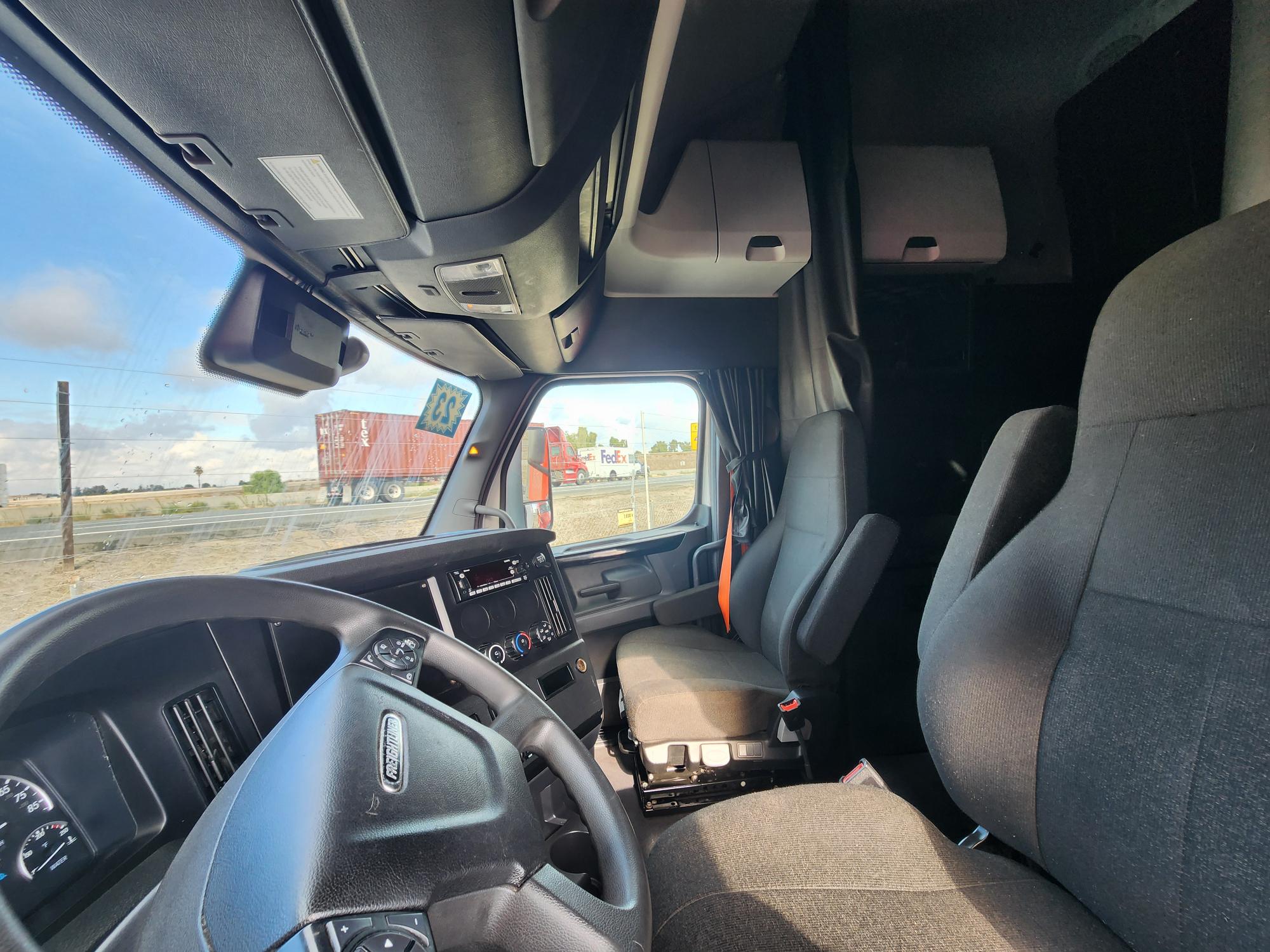 2023 FREIGHTLINER CASCADIA 126SLP - image 16