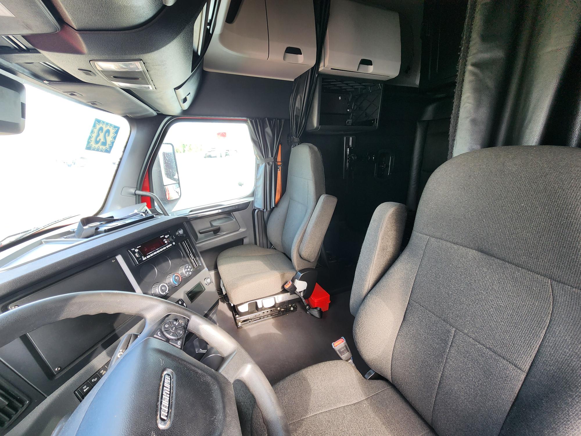 2023 FREIGHTLINER CASCADIA 126SLP - image 18