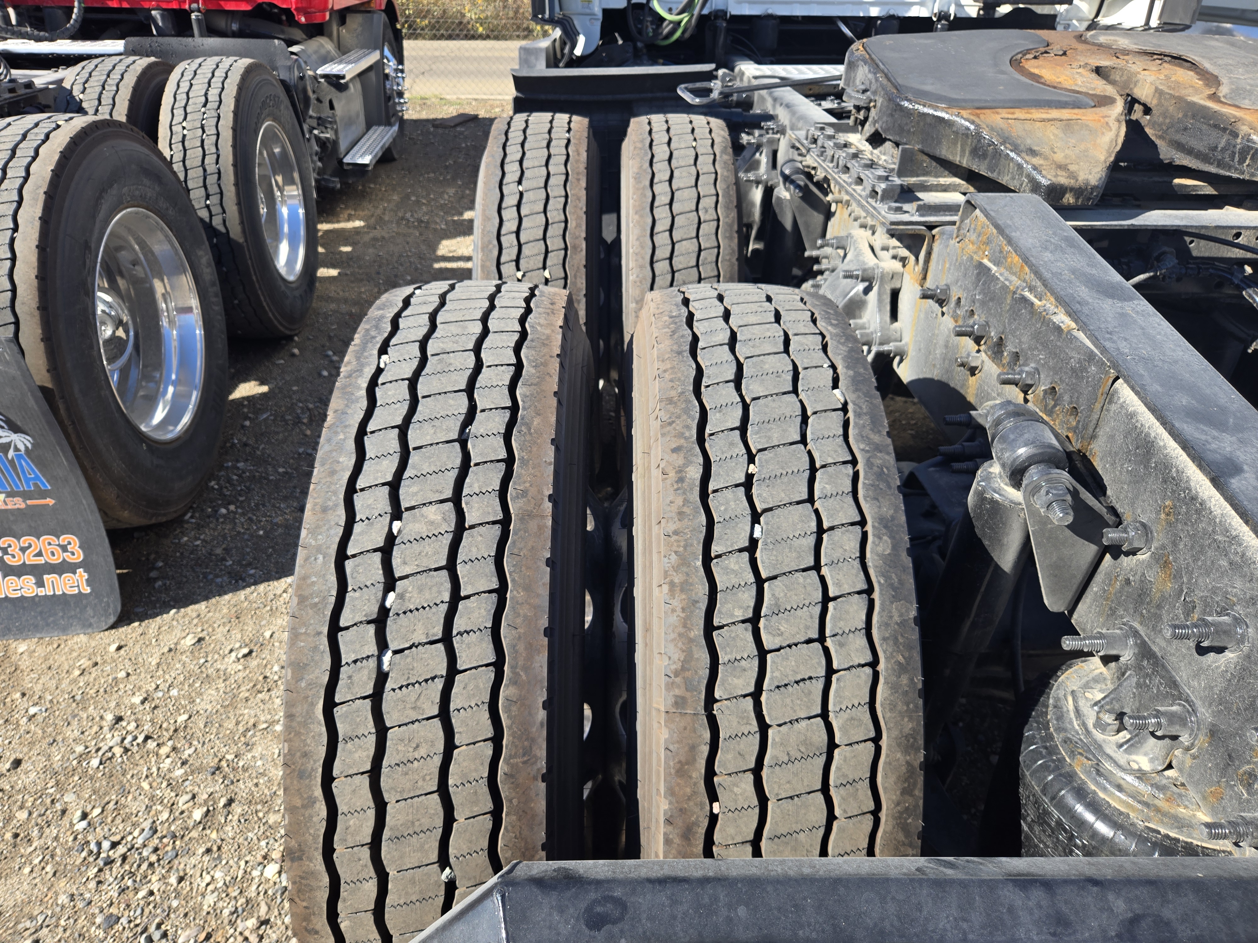 2021 FREIGHTLINER CASCADIA 116SLP - image 13