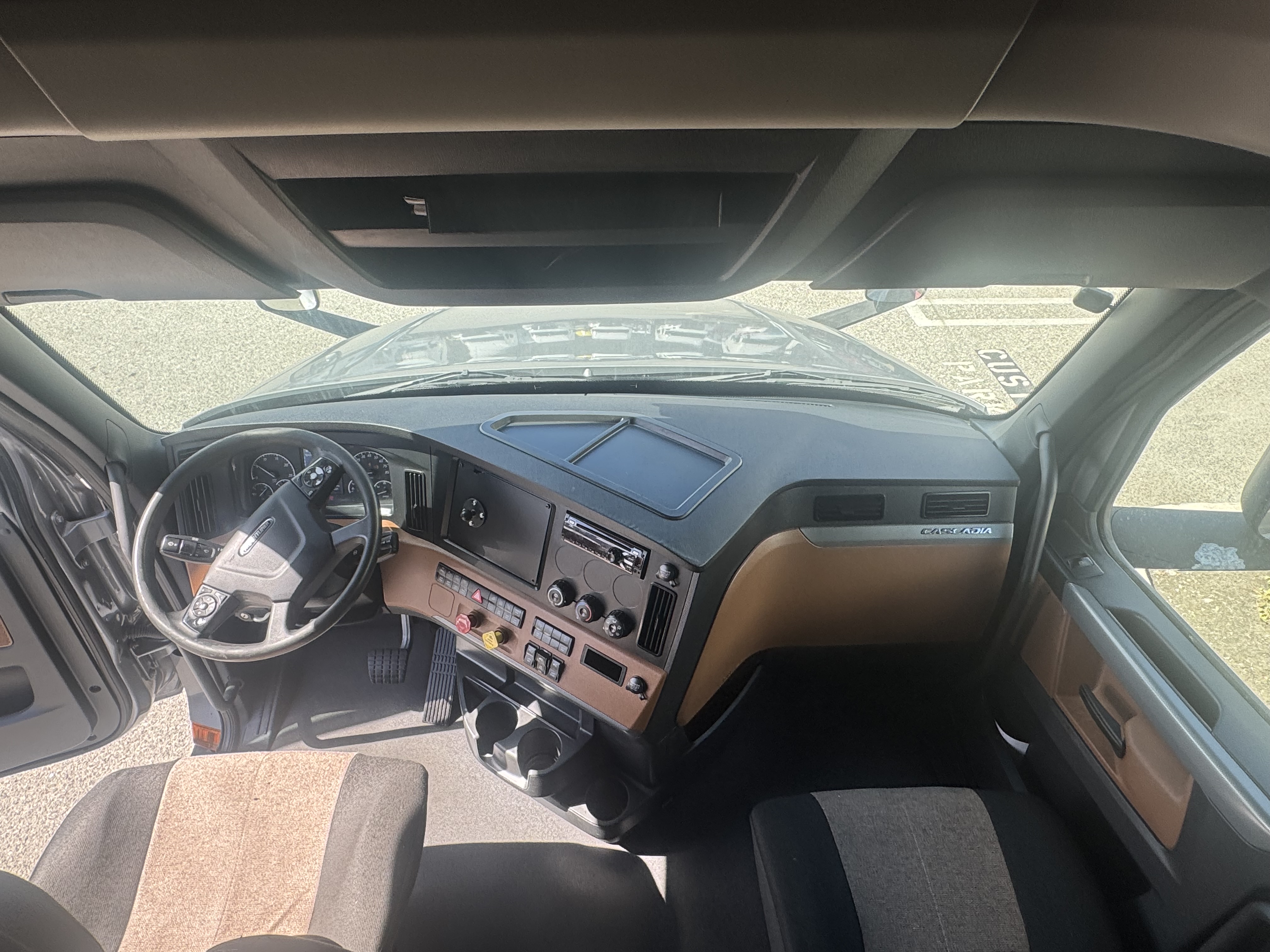 2021 FREIGHTLINER CASCADIA 126SLP - image 17