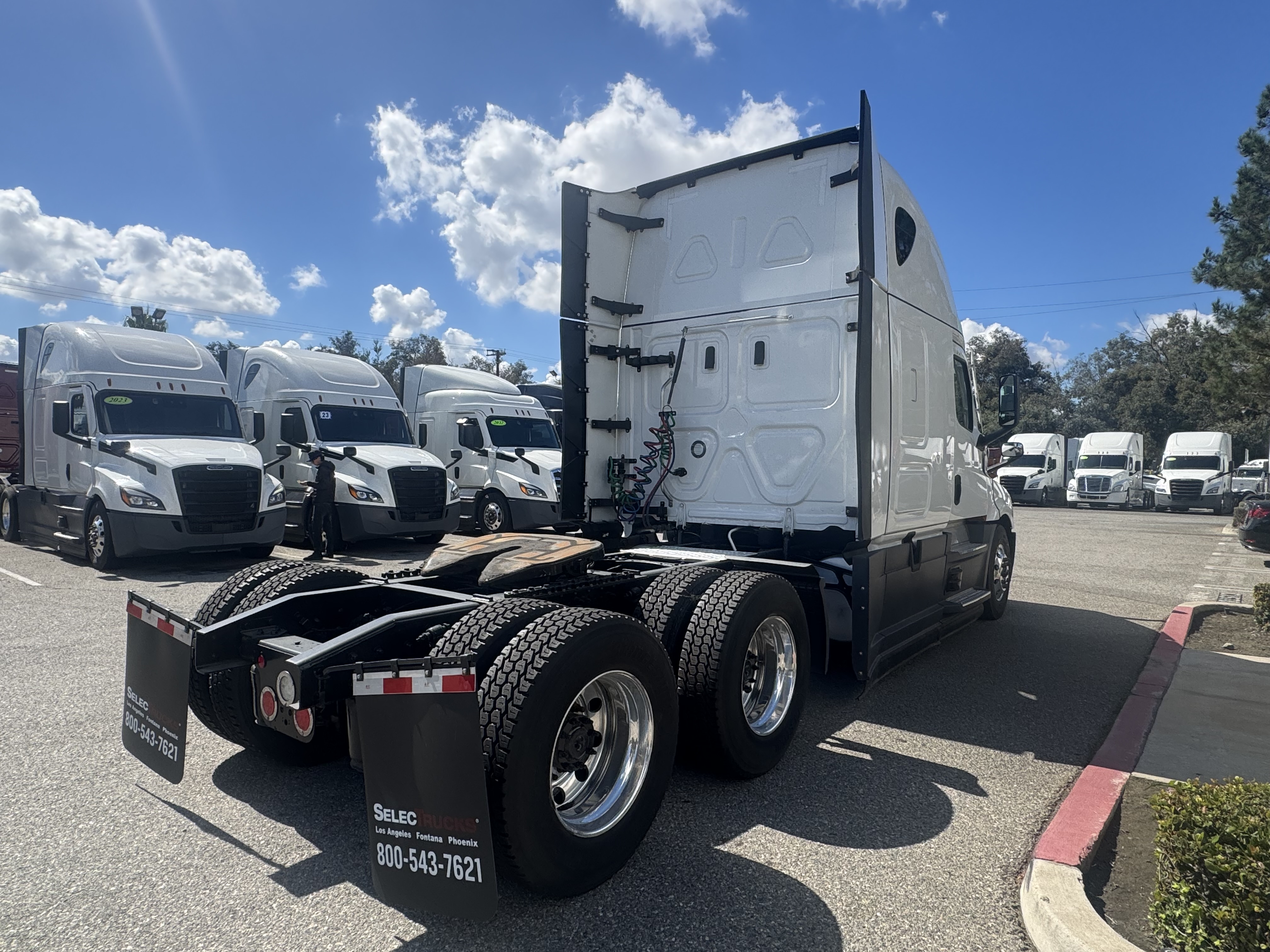 2023 FREIGHTLINER CASCADIA 126SLP - image 6
