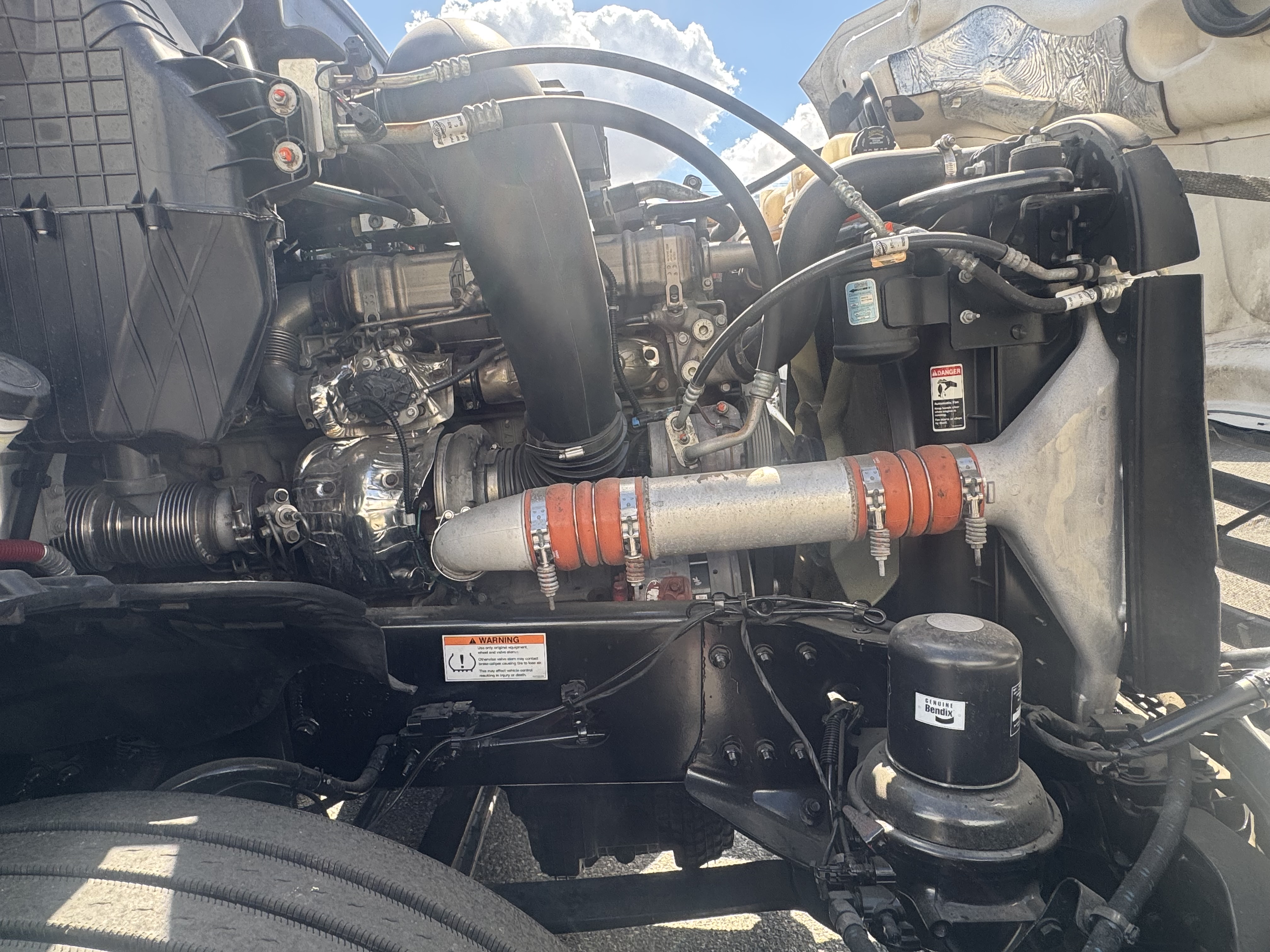 2023 FREIGHTLINER CASCADIA 126SLP - image 9