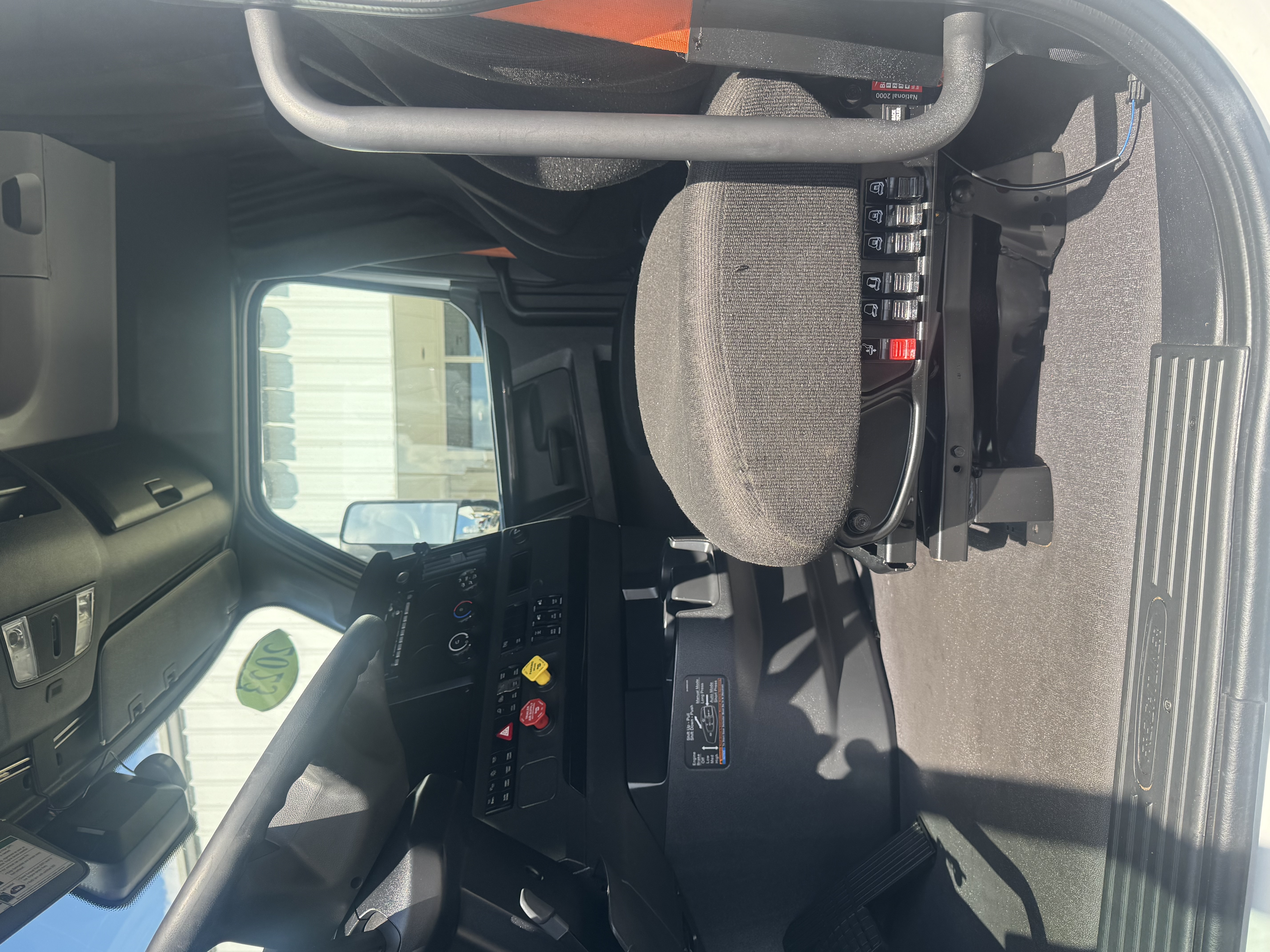 2023 FREIGHTLINER CASCADIA 126SLP - image 15