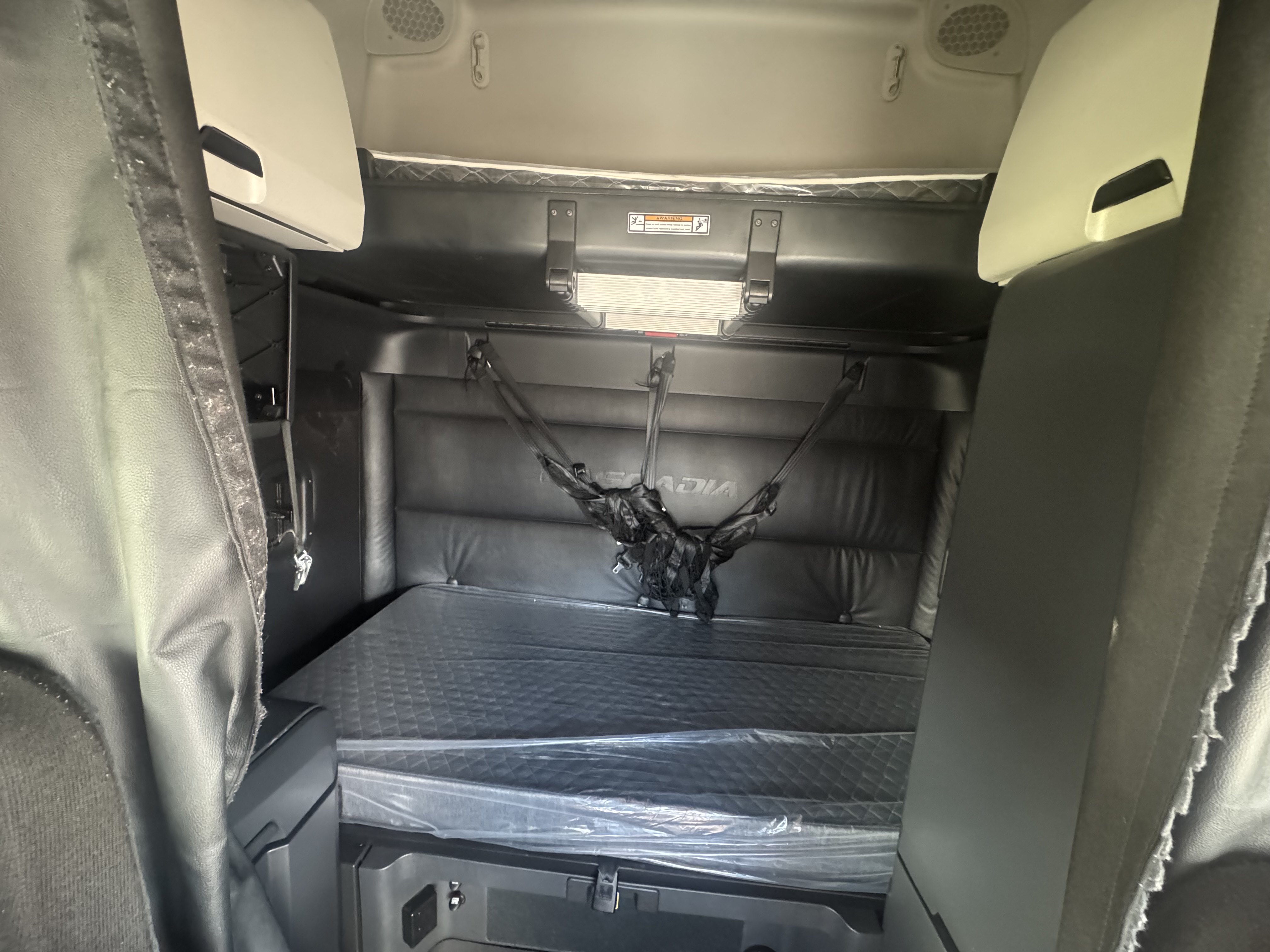 2023 FREIGHTLINER CASCADIA 126SLP - image 16