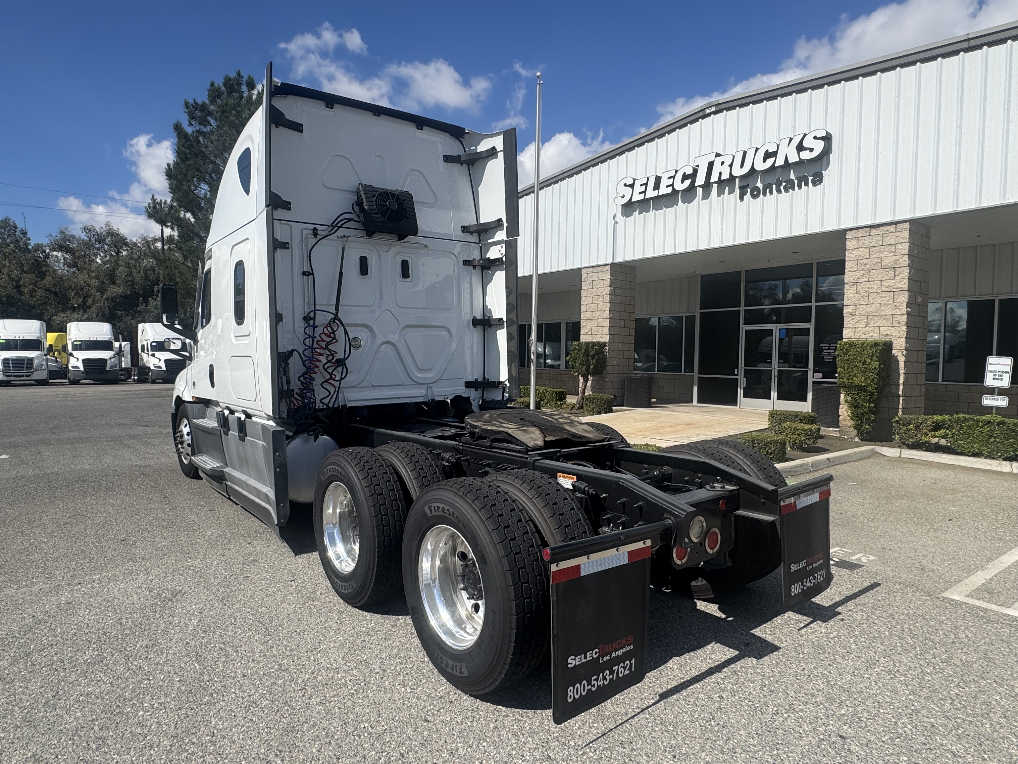 2021 FREIGHTLINER CASCADIA 126SLP - image 4