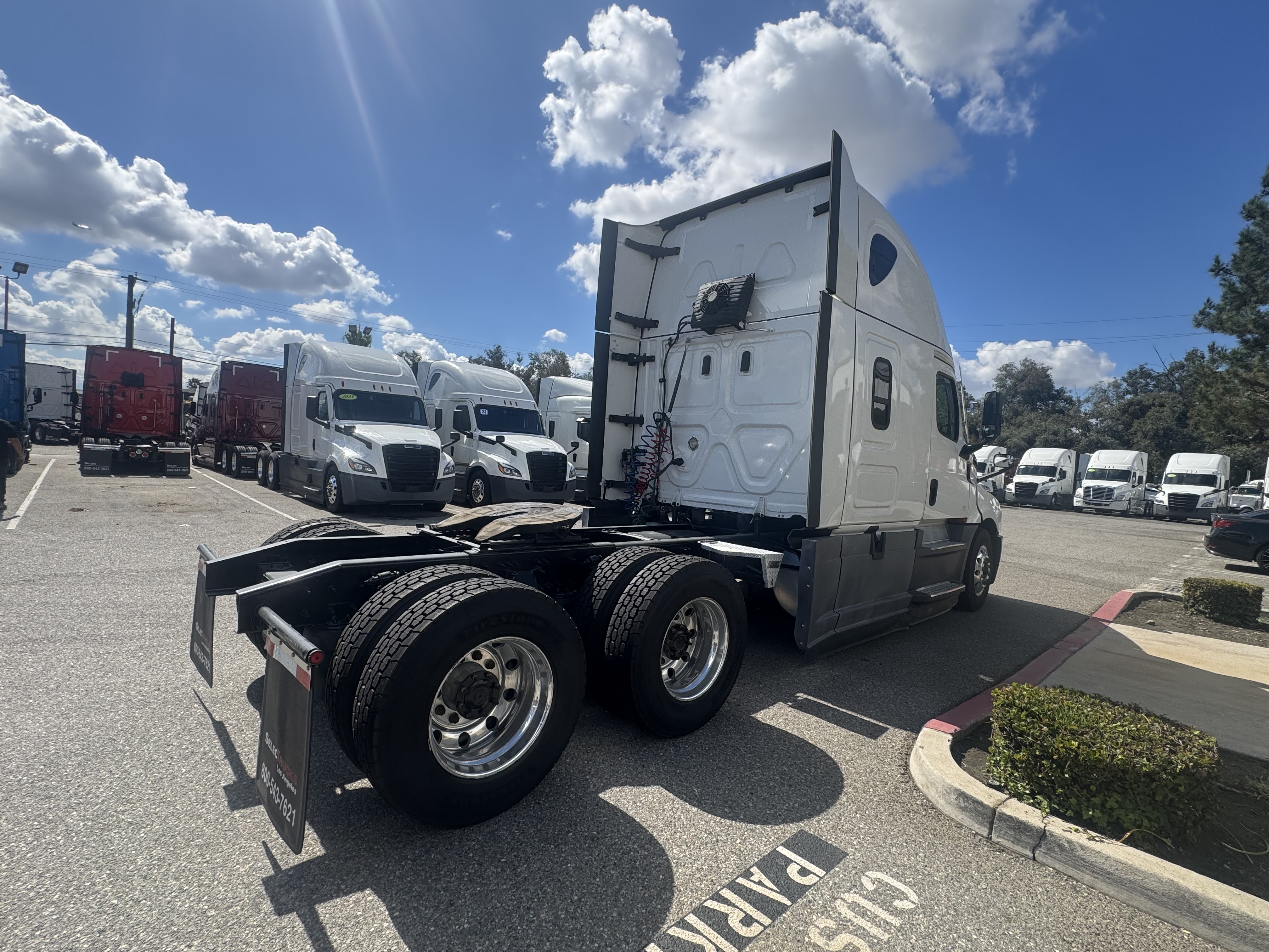 2021 FREIGHTLINER CASCADIA 126SLP - image 6