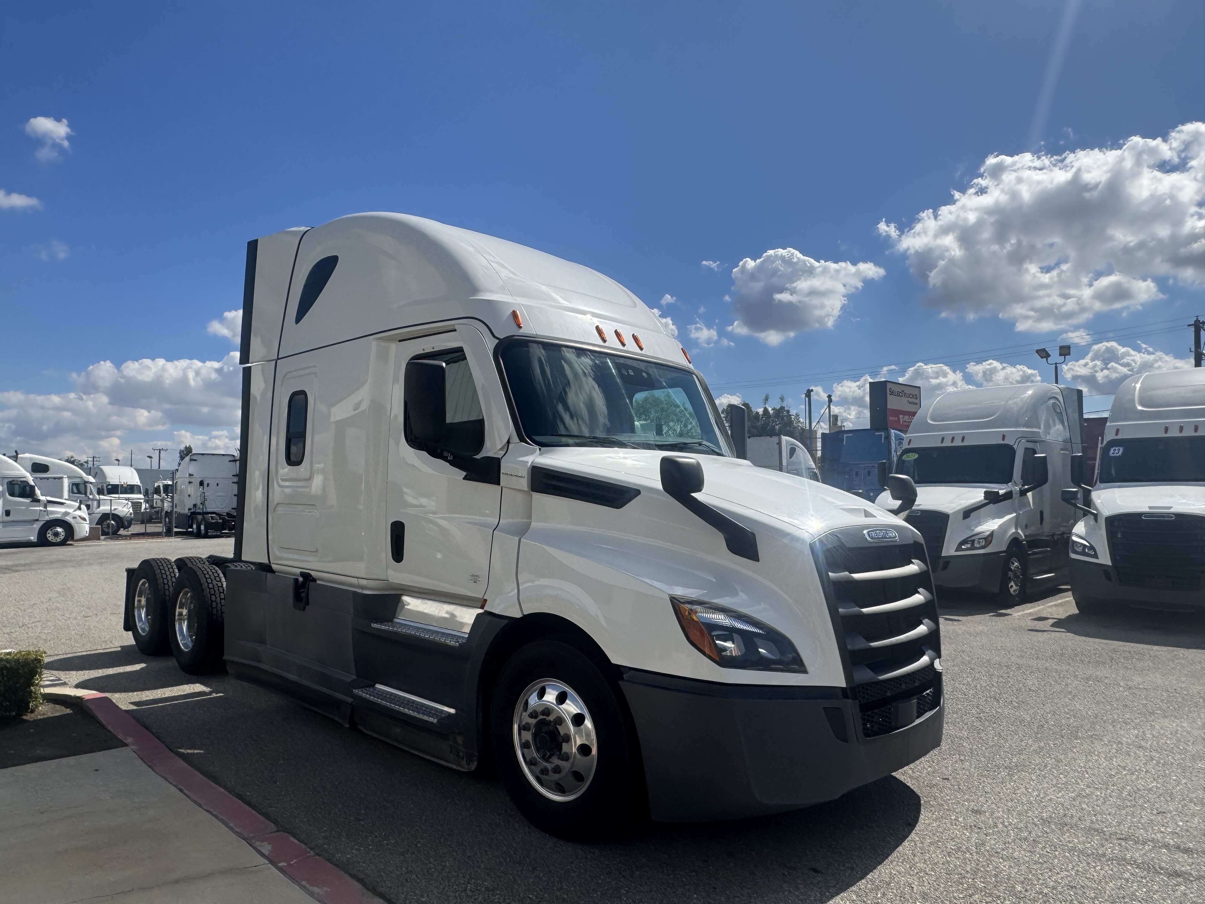 2021 FREIGHTLINER CASCADIA 126SLP - image 9