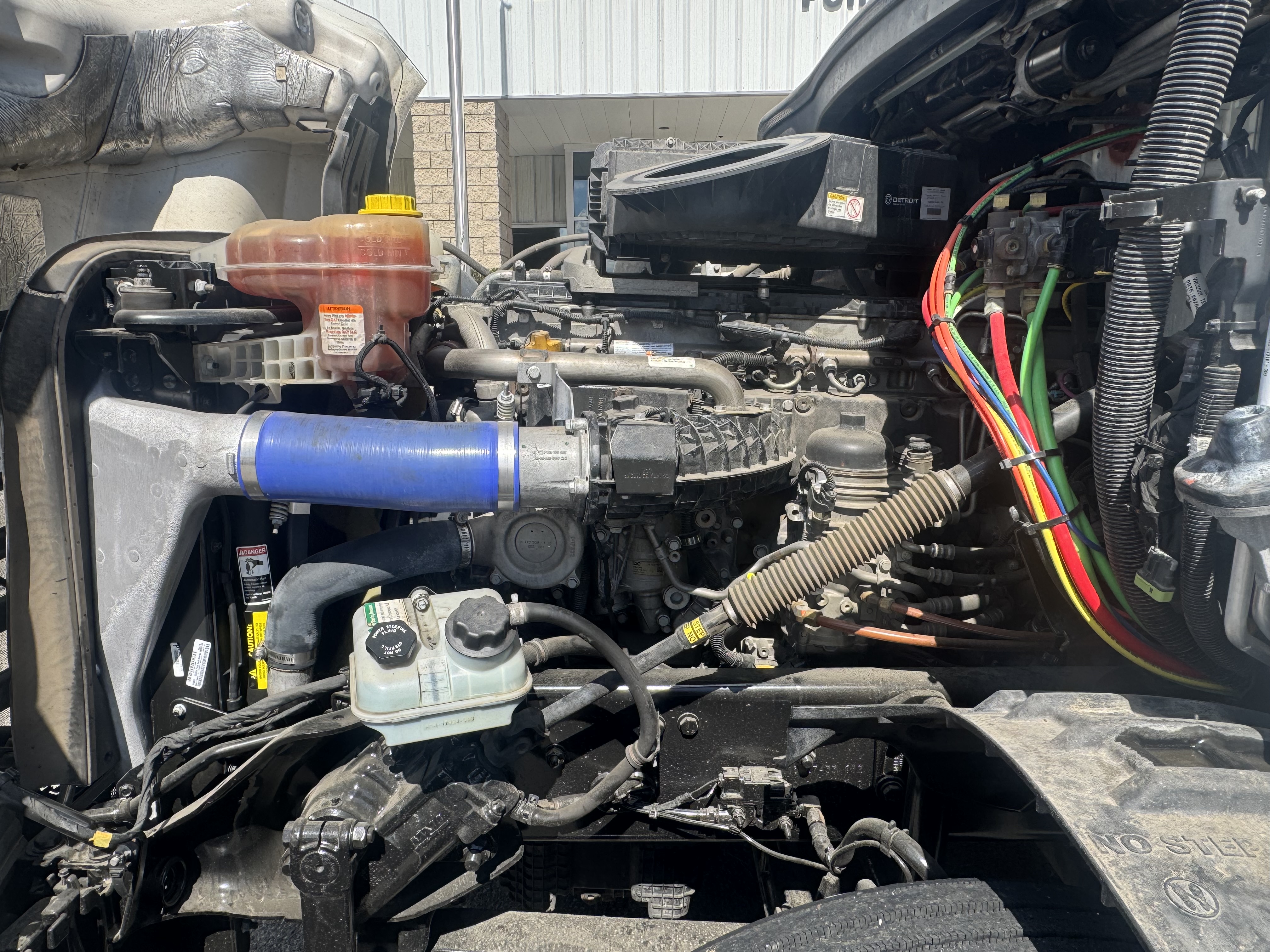 2021 FREIGHTLINER CASCADIA 126SLP - image 10