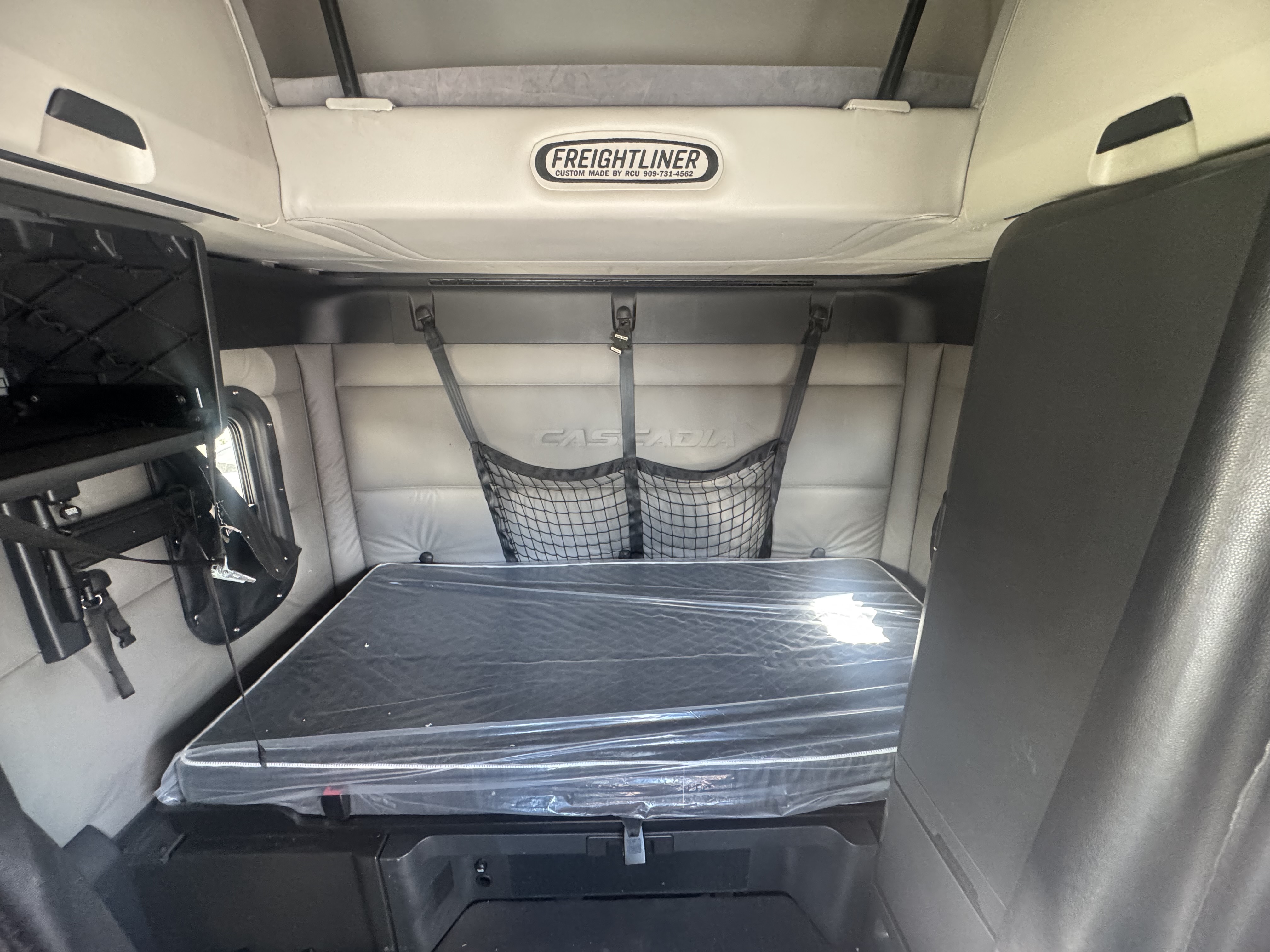 2021 FREIGHTLINER CASCADIA 126SLP - image 17