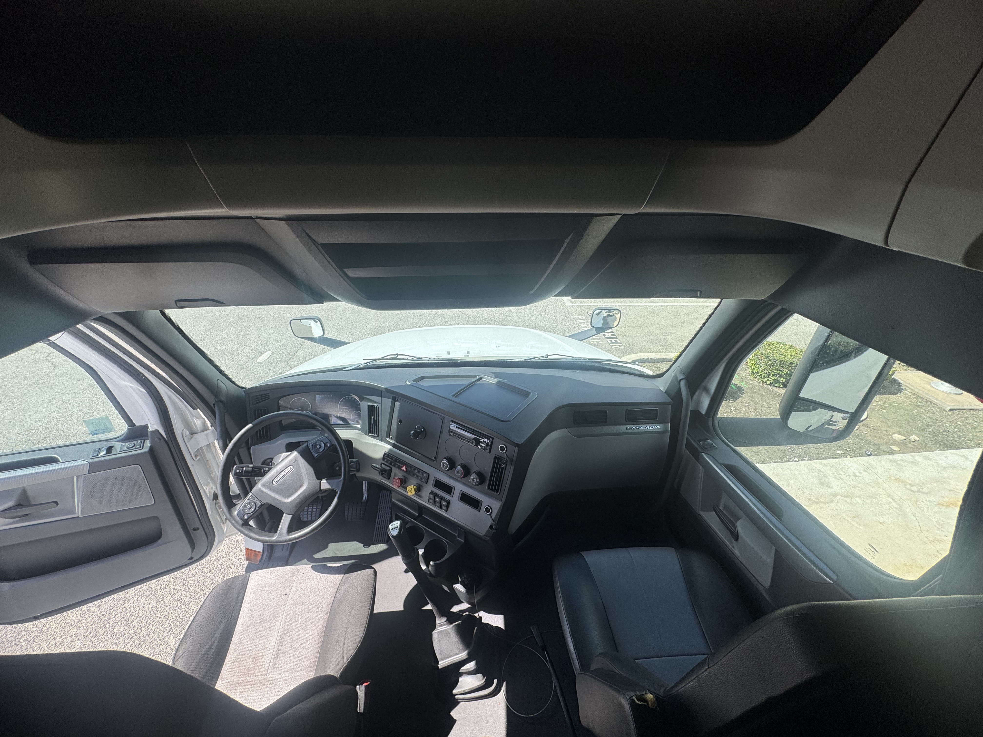 2021 FREIGHTLINER CASCADIA 126SLP - image 18