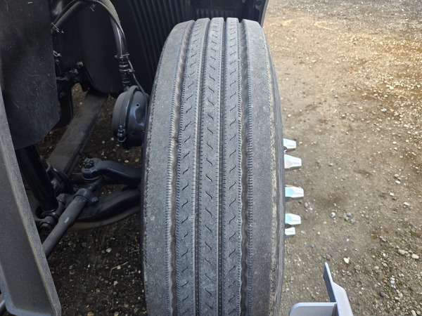 VOLVO VNL64T860 2023