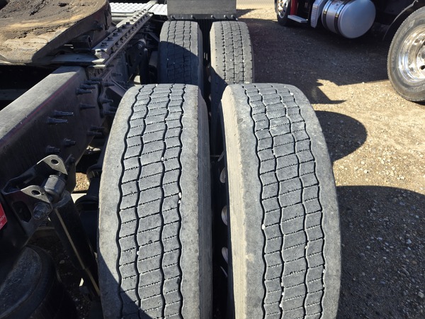 VOLVO VNL64T860 2023