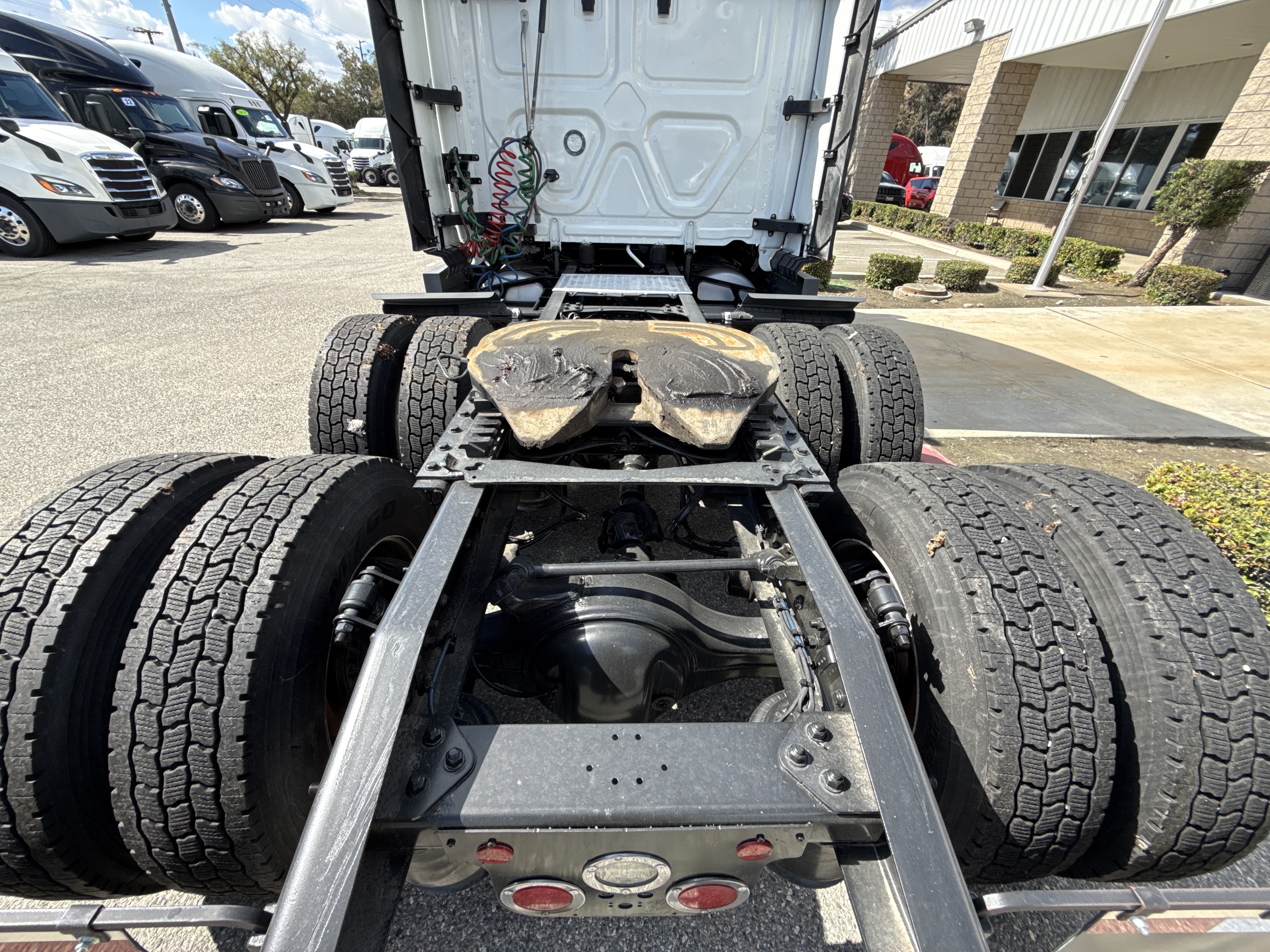 2023 FREIGHTLINER CASCADIA 126SLP - image 6