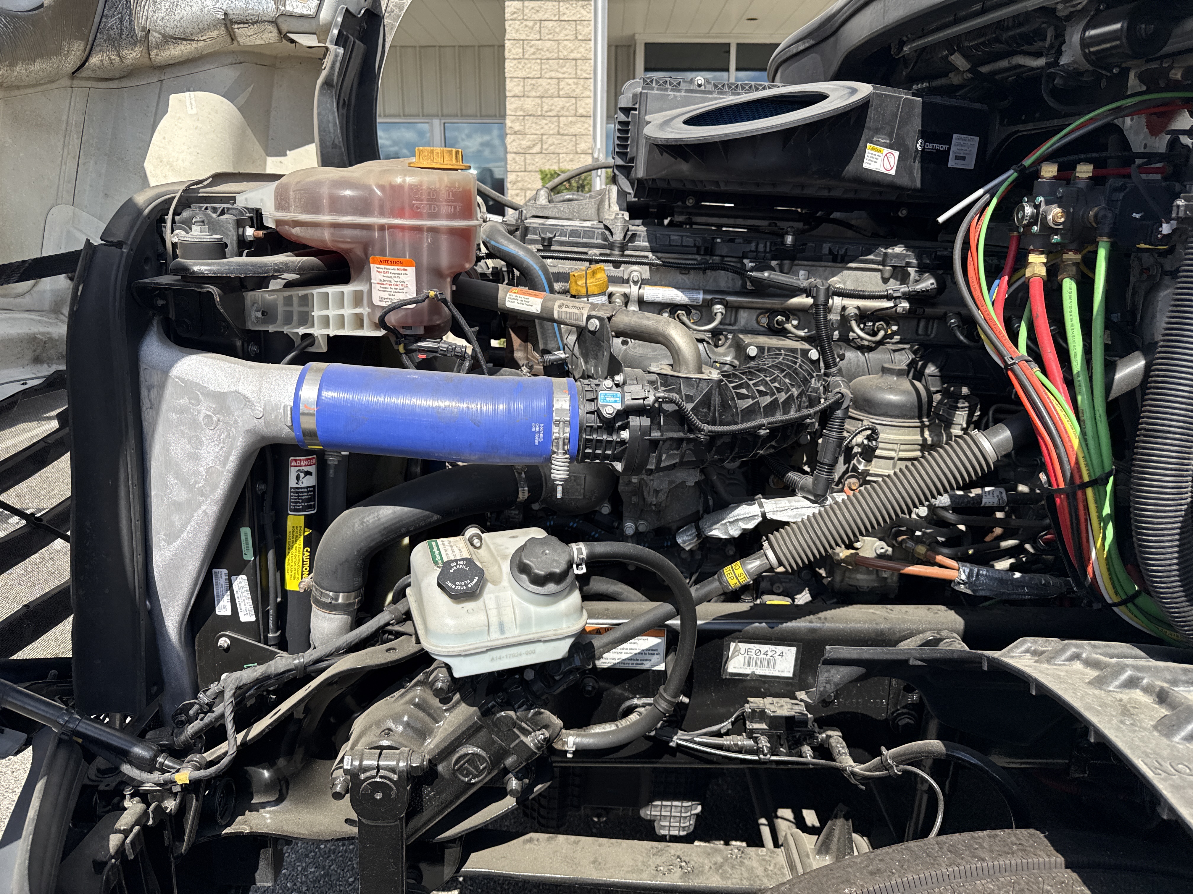 2023 FREIGHTLINER CASCADIA 126SLP - image 11