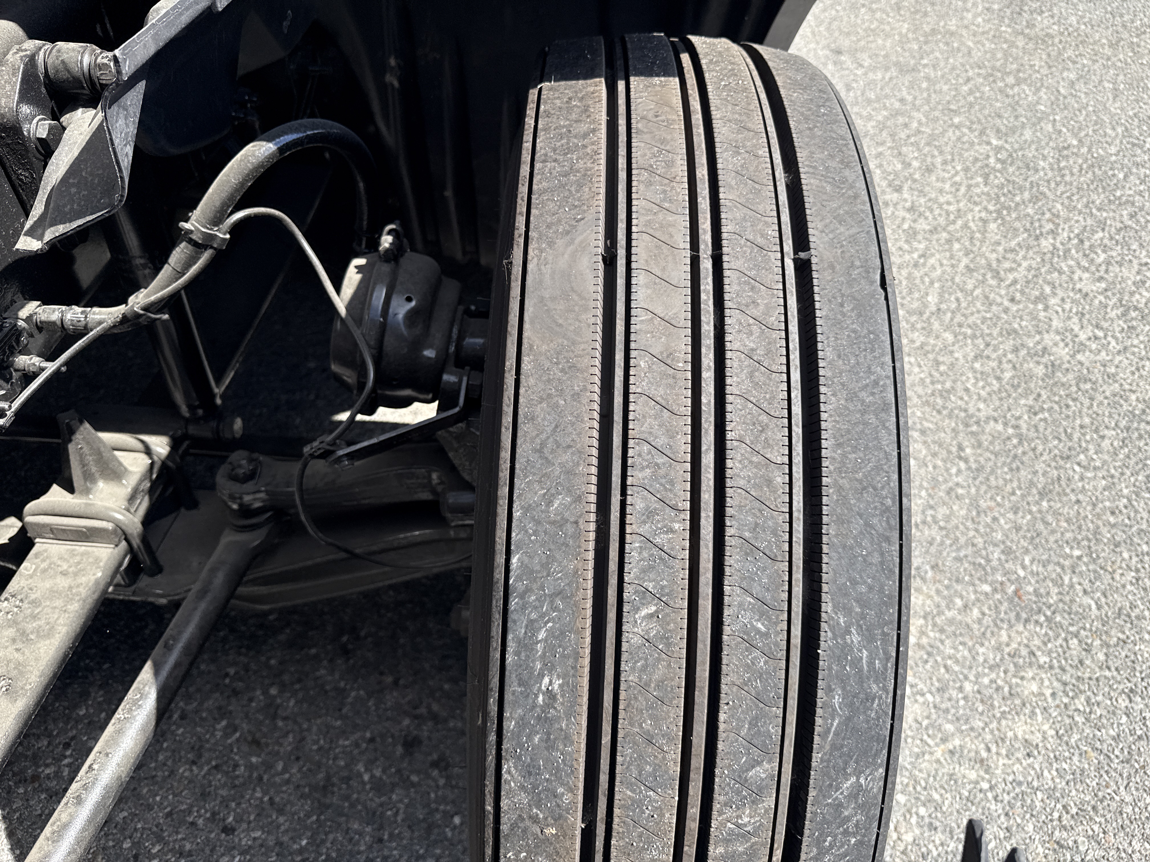 2023 FREIGHTLINER CASCADIA 126SLP - image 14