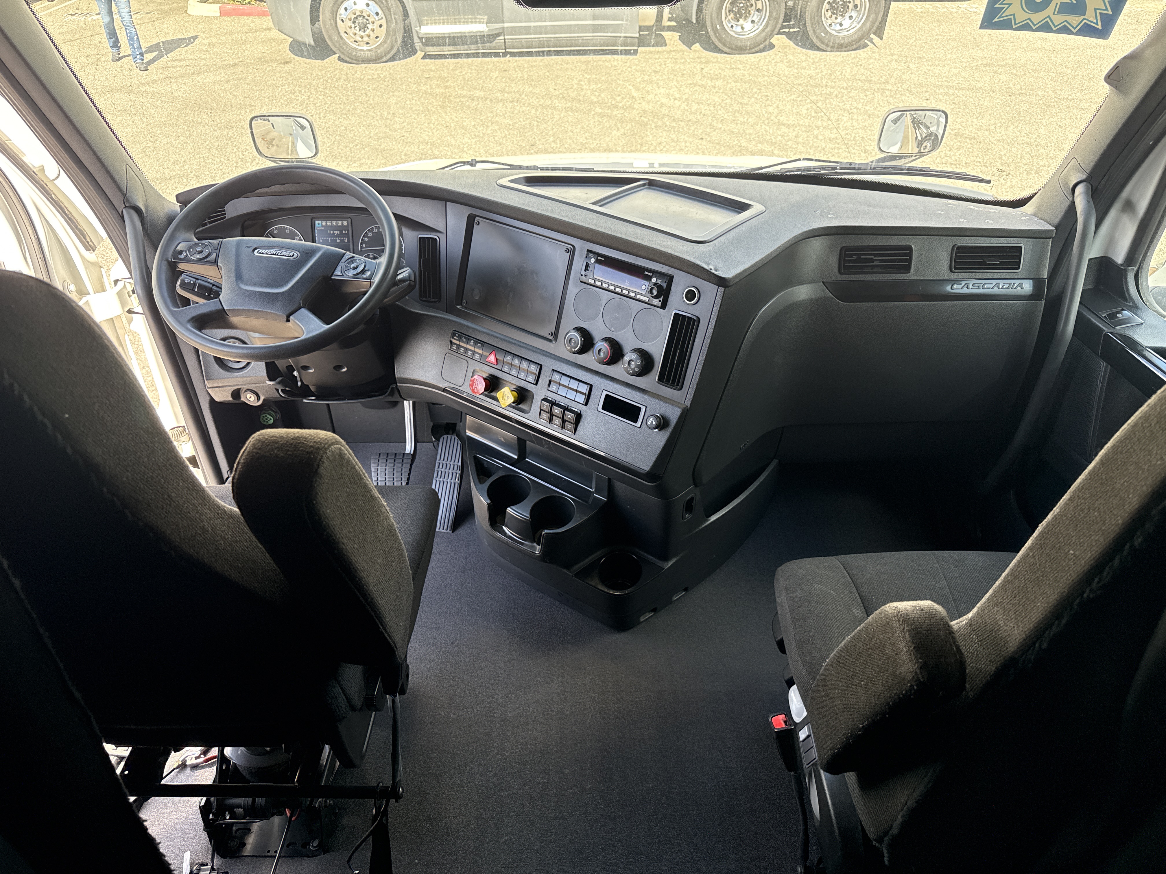 2023 FREIGHTLINER CASCADIA 126SLP - image 16