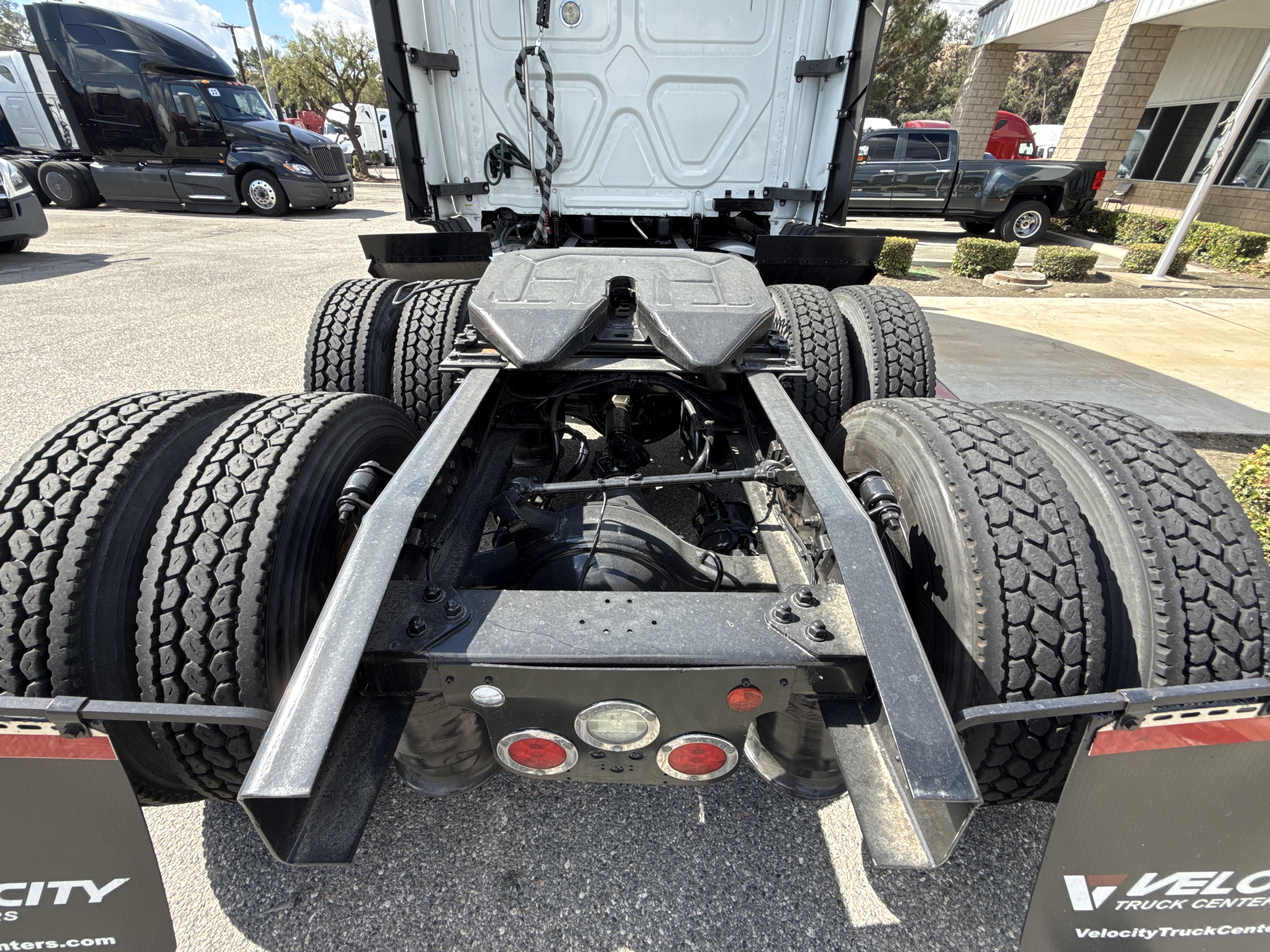 2020 FREIGHTLINER CASCADIA 126SLP - image 6