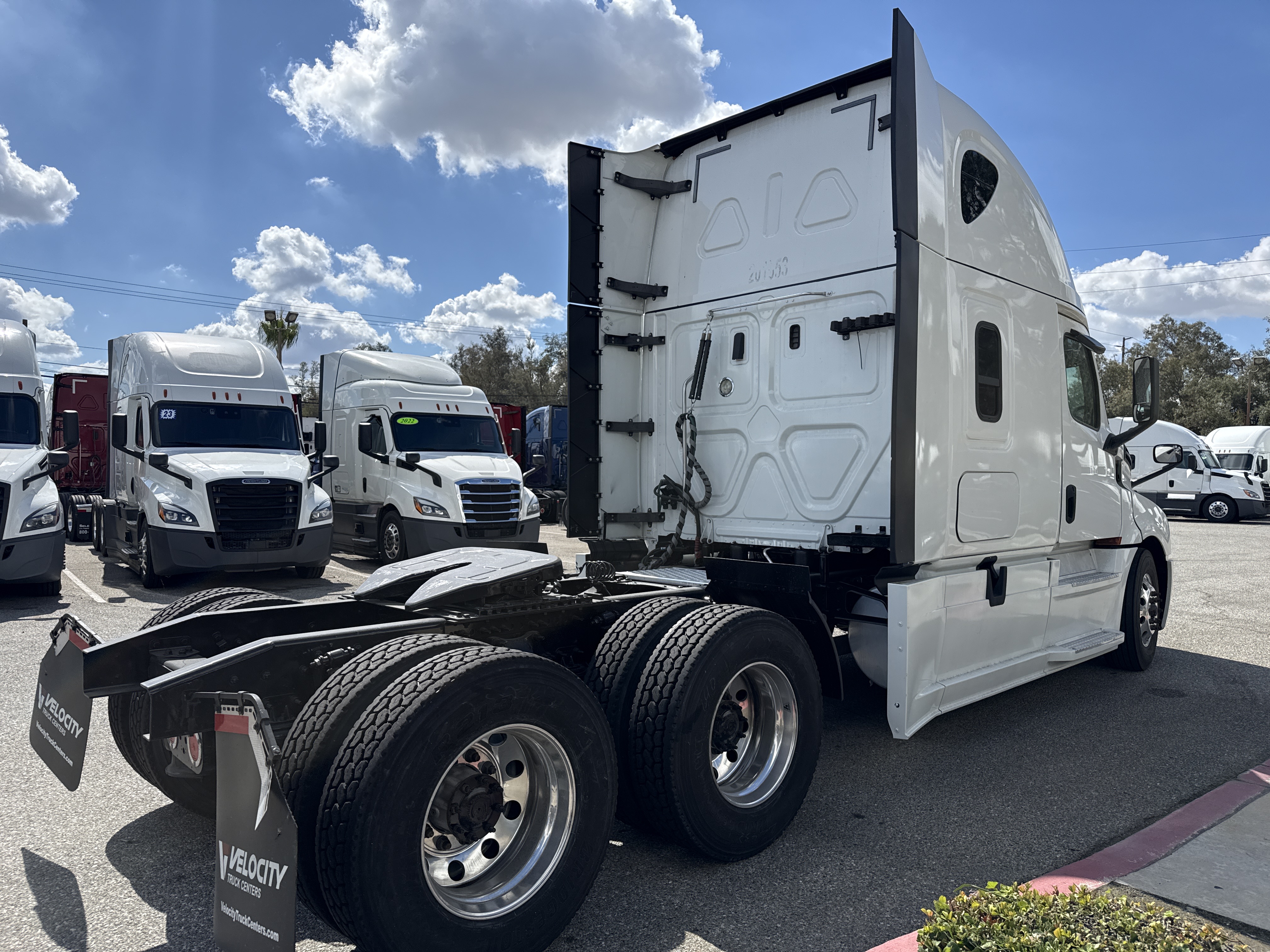 2020 FREIGHTLINER CASCADIA 126SLP - image 7