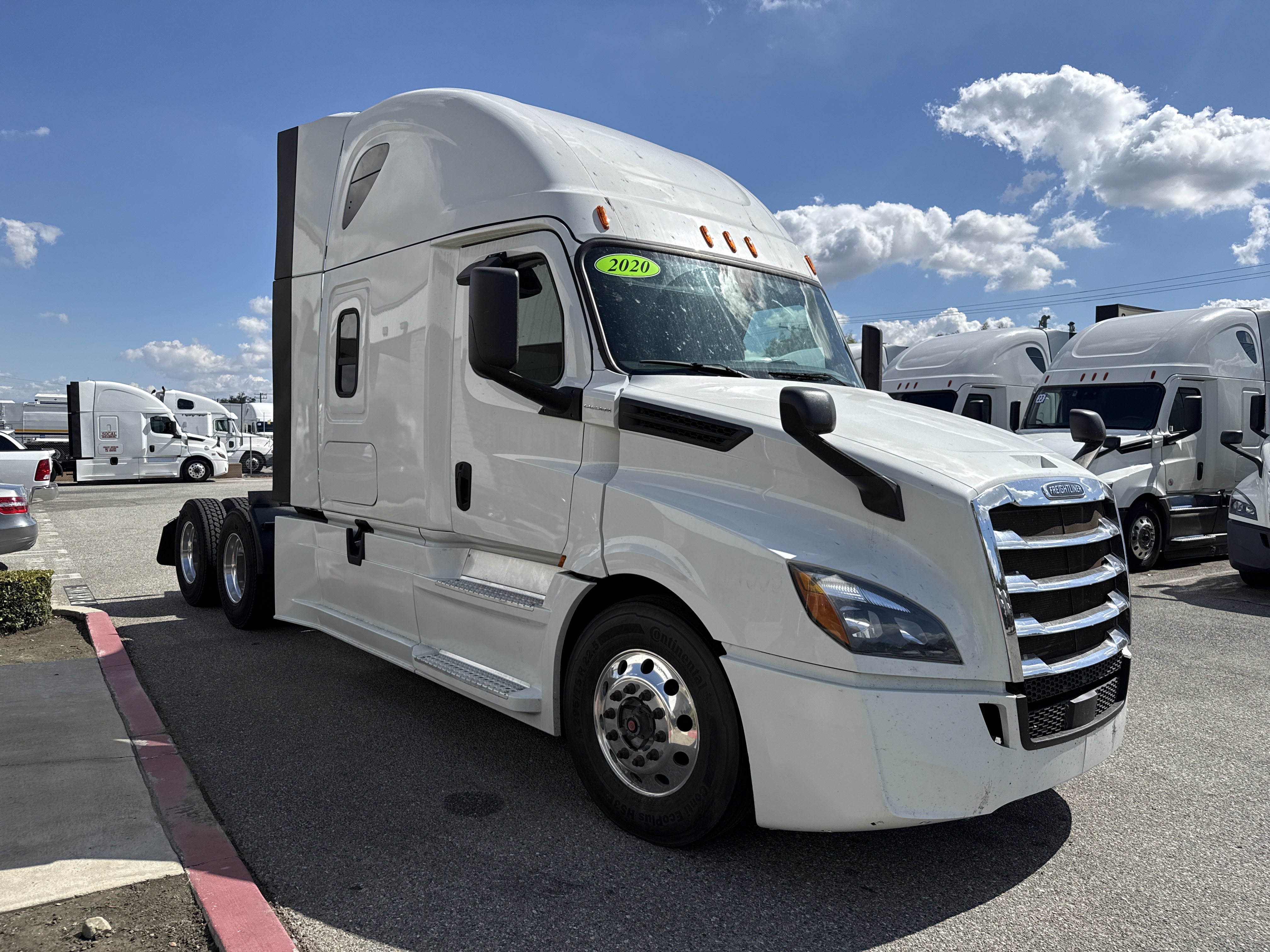 2020 FREIGHTLINER CASCADIA 126SLP - image 9