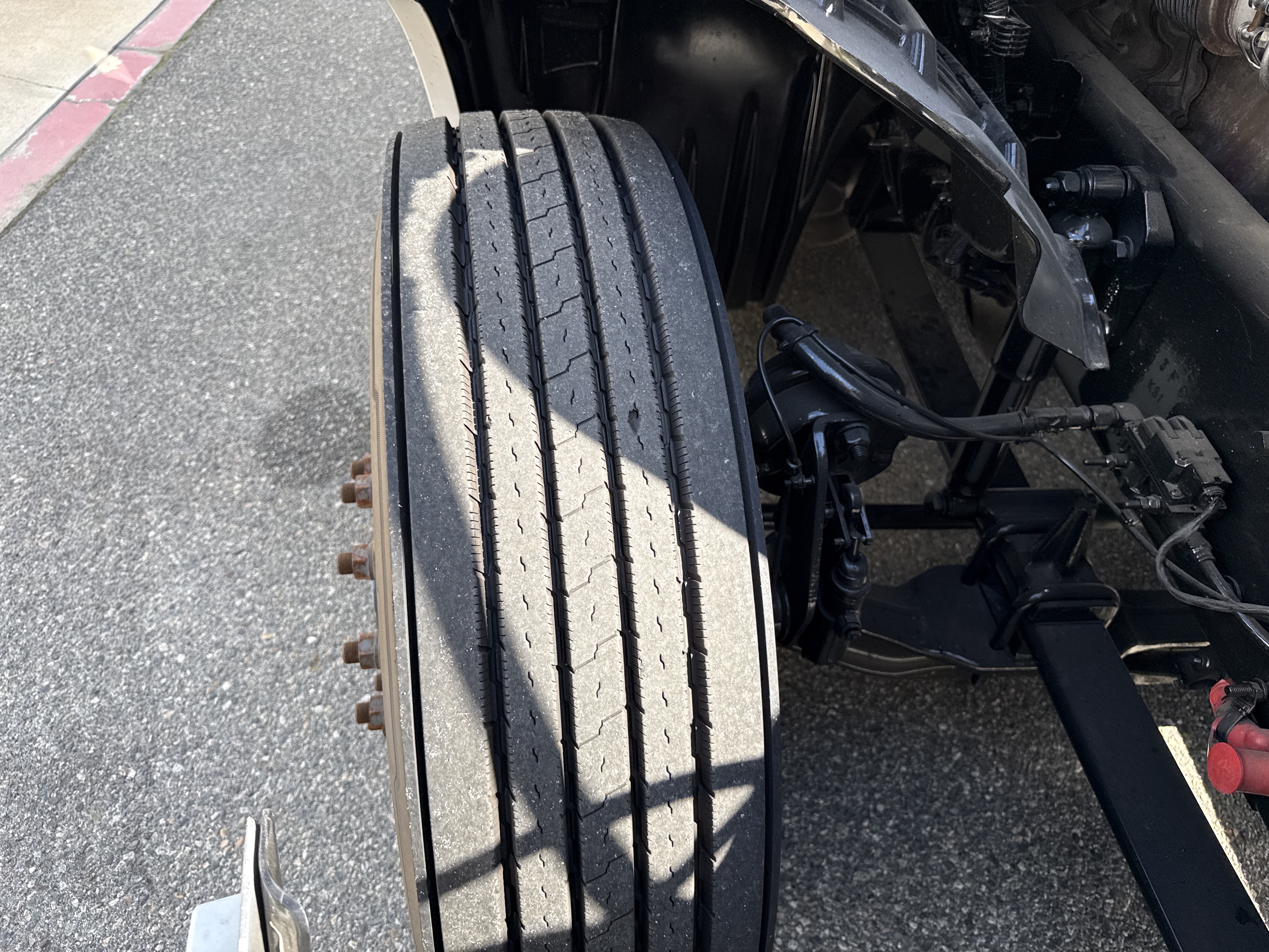 2020 FREIGHTLINER CASCADIA 126SLP - image 13