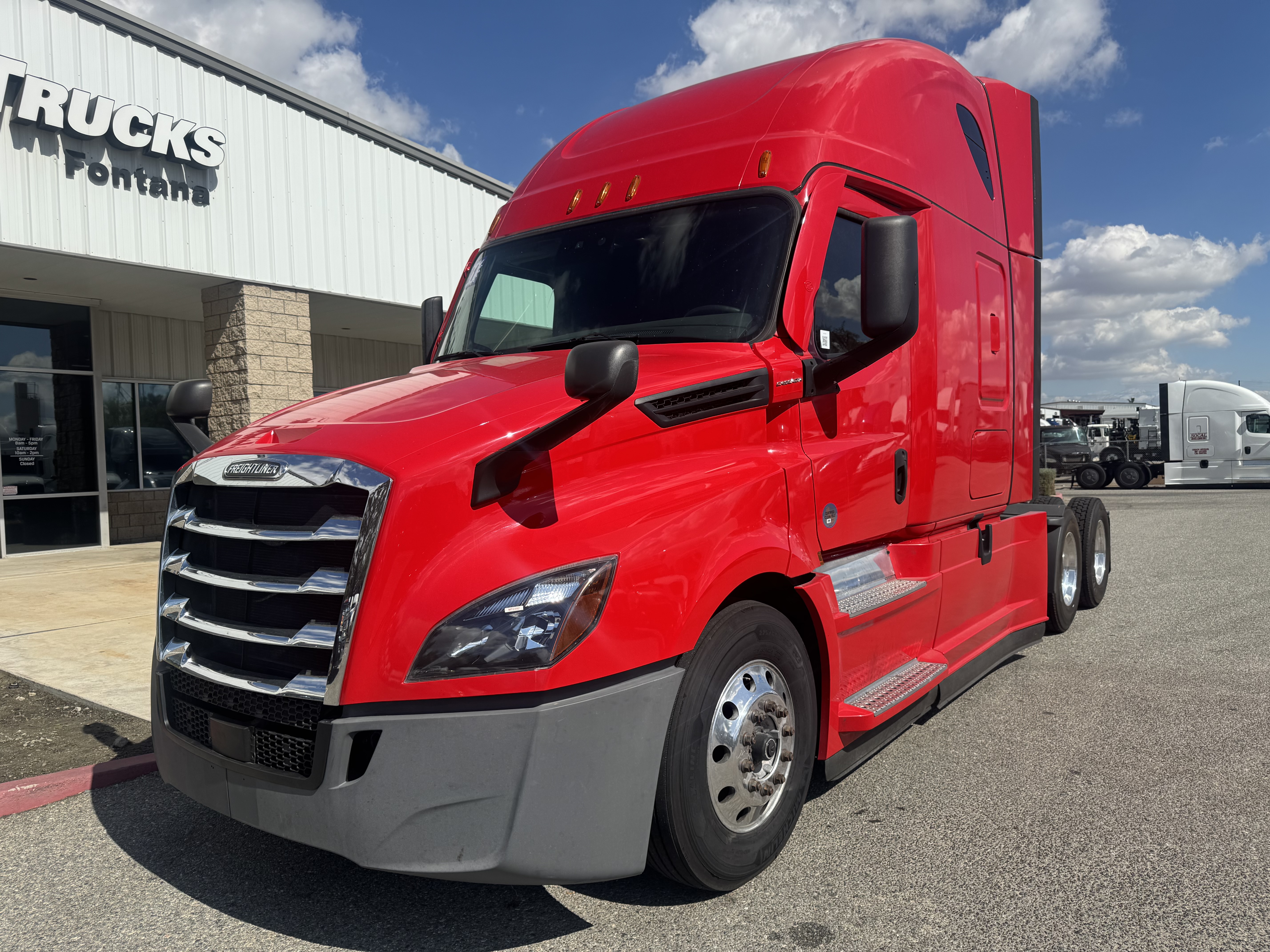 2021 FREIGHTLINER CASCADIA 126SLP - image 1