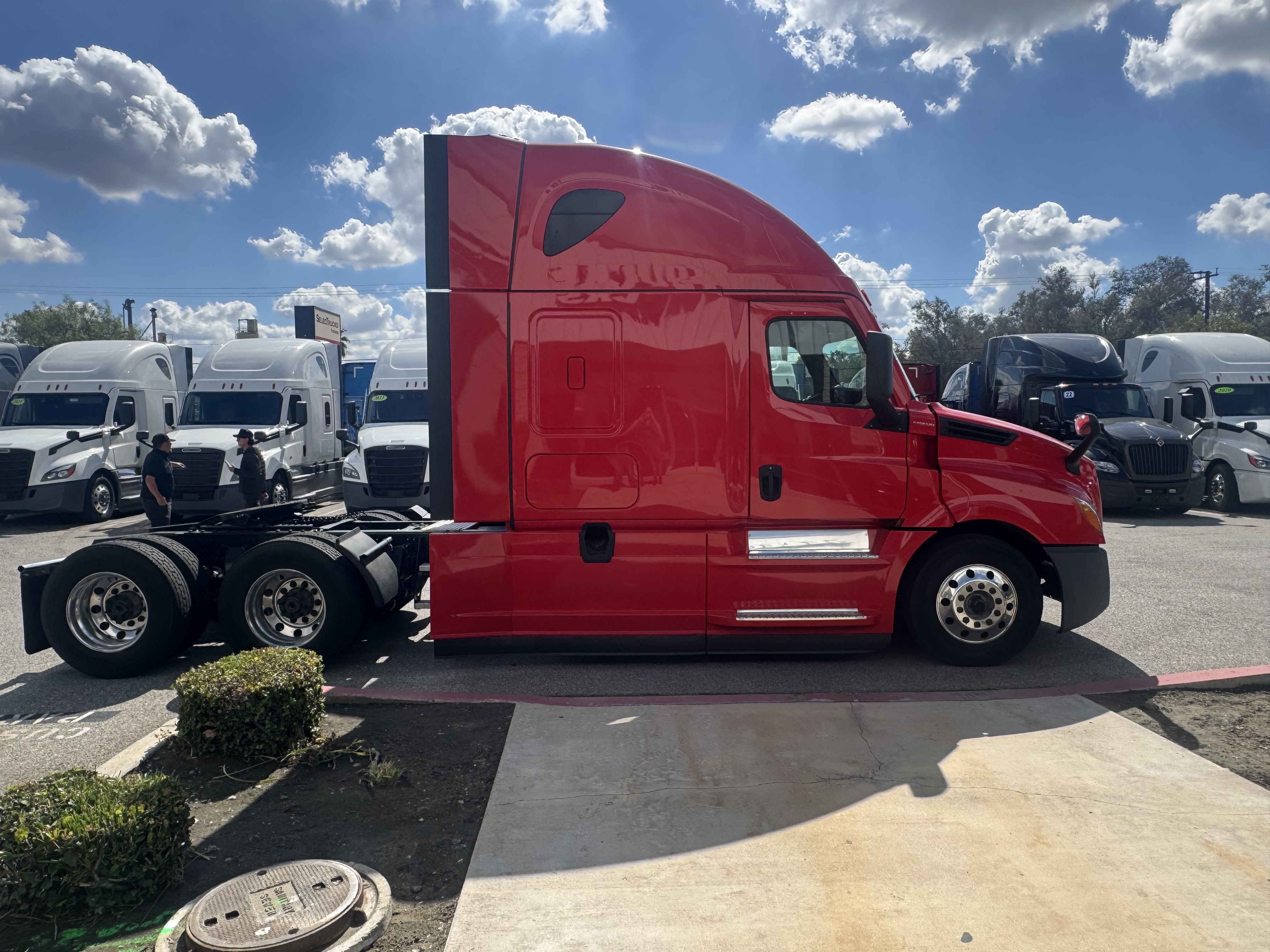 2021 FREIGHTLINER CASCADIA 126SLP - image 8