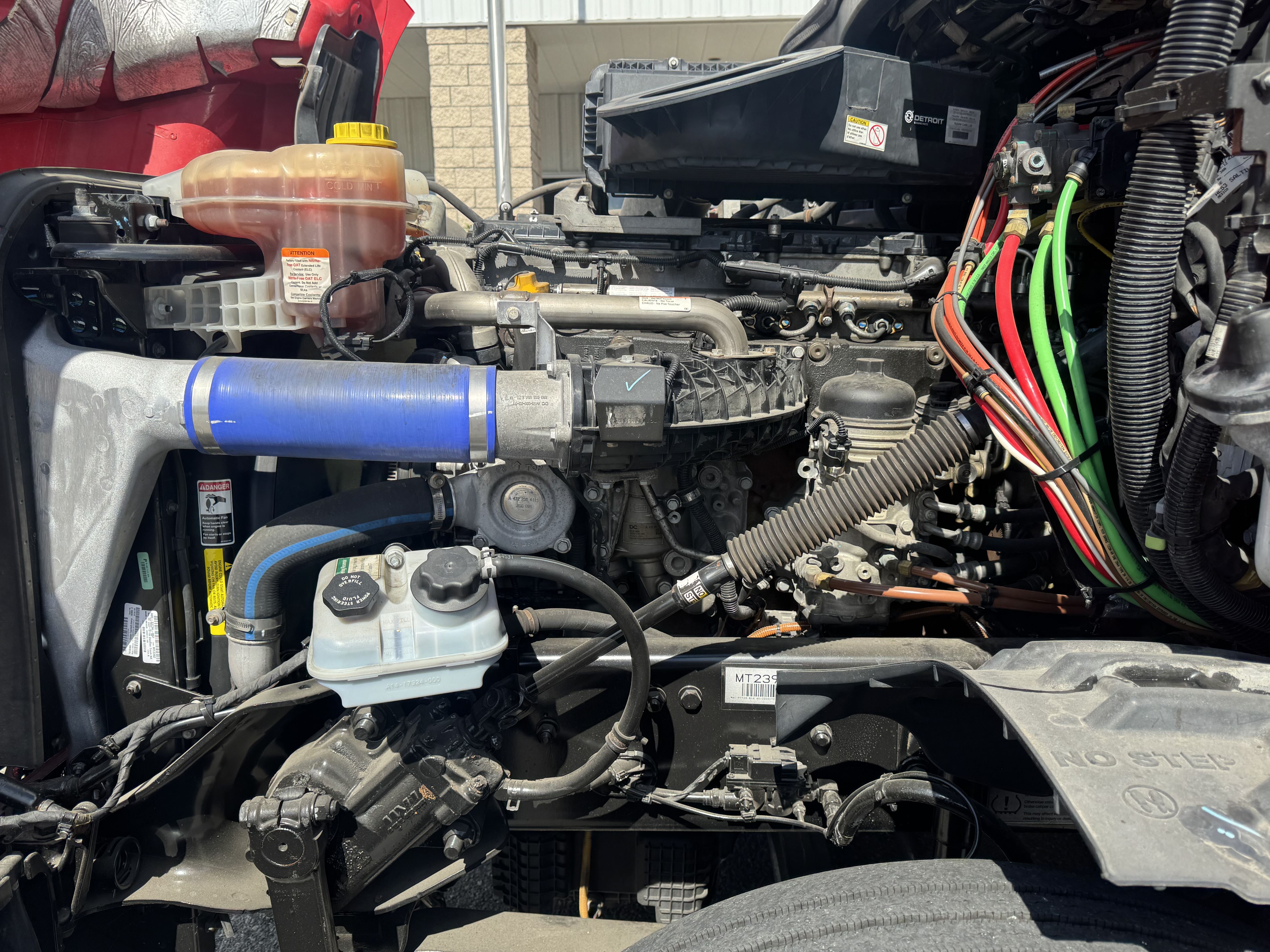 2021 FREIGHTLINER CASCADIA 126SLP - image 12