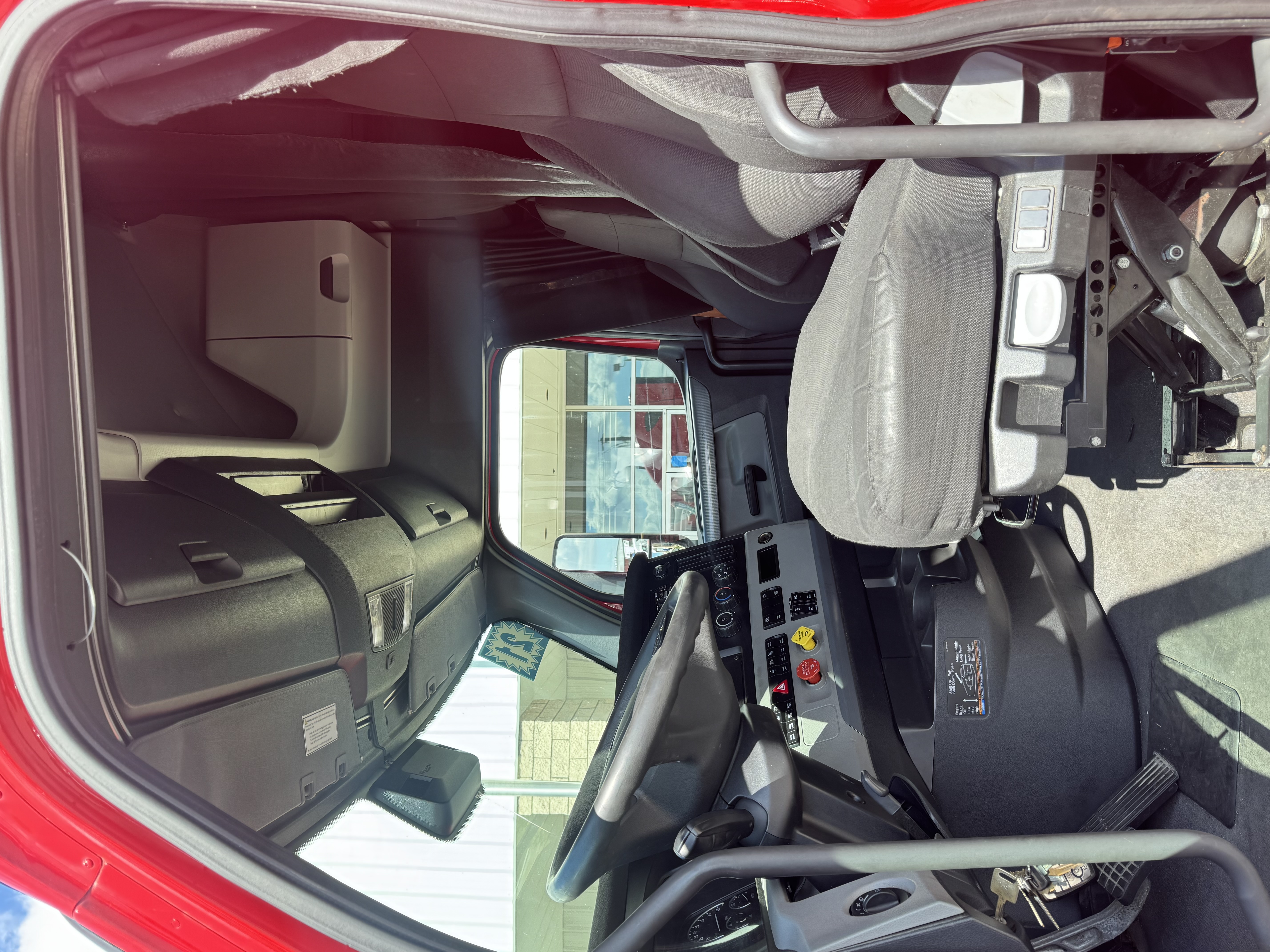 2021 FREIGHTLINER CASCADIA 126SLP - image 16