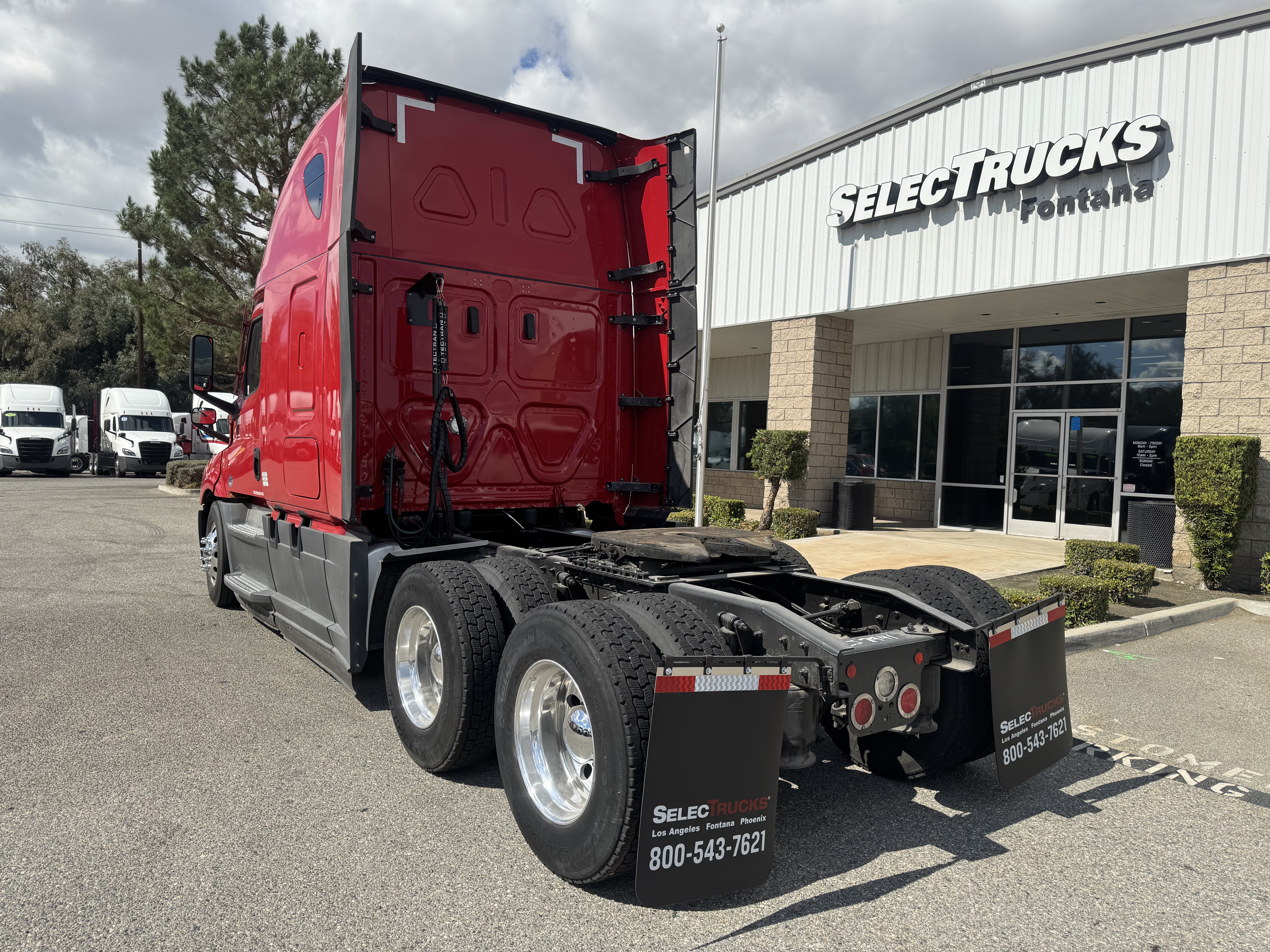 2021 FREIGHTLINER CASCADIA 126SLP - image 4