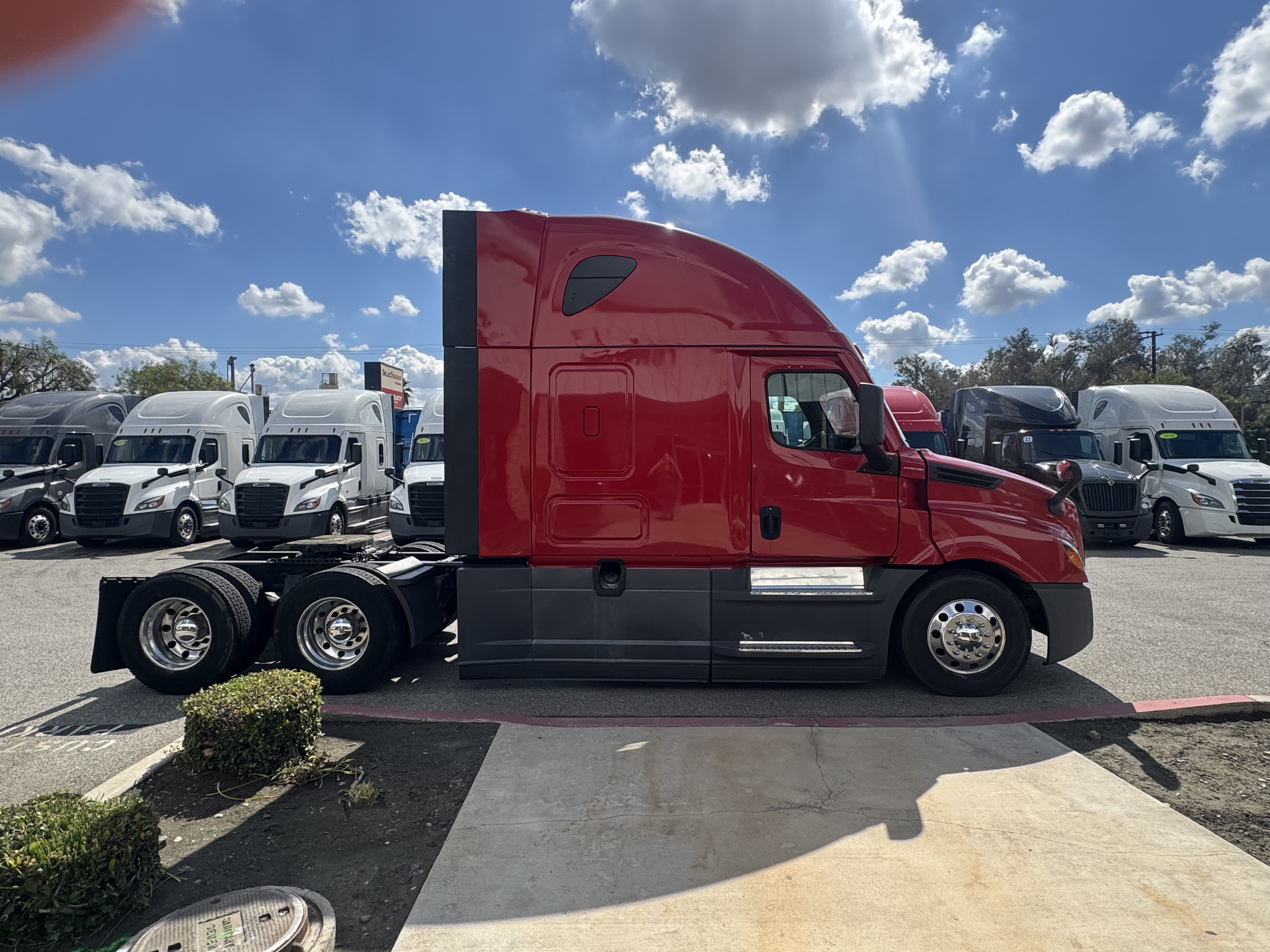 2021 FREIGHTLINER CASCADIA 126SLP - image 7
