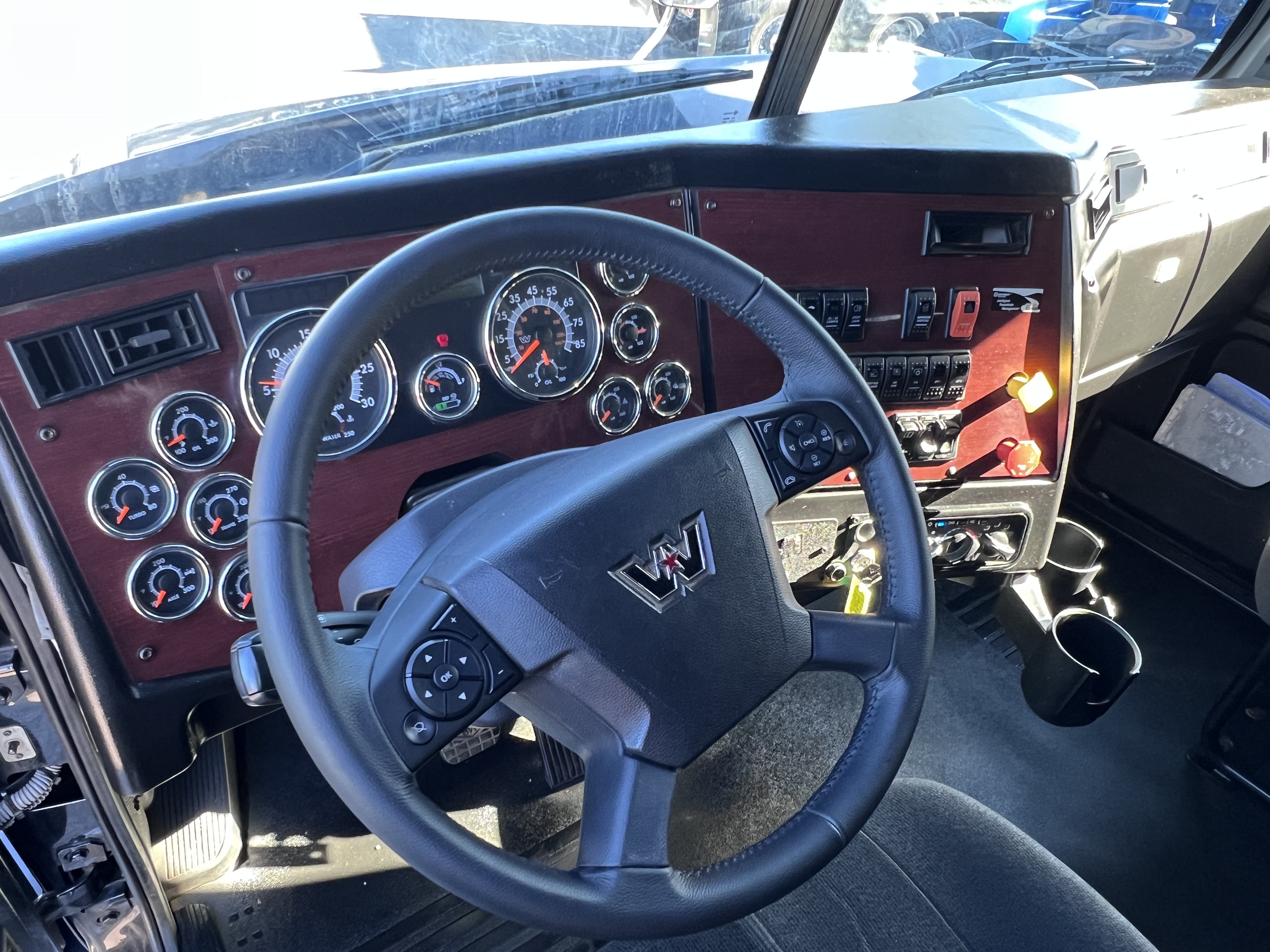 2021 WESTERN STAR 5700ex - image 18