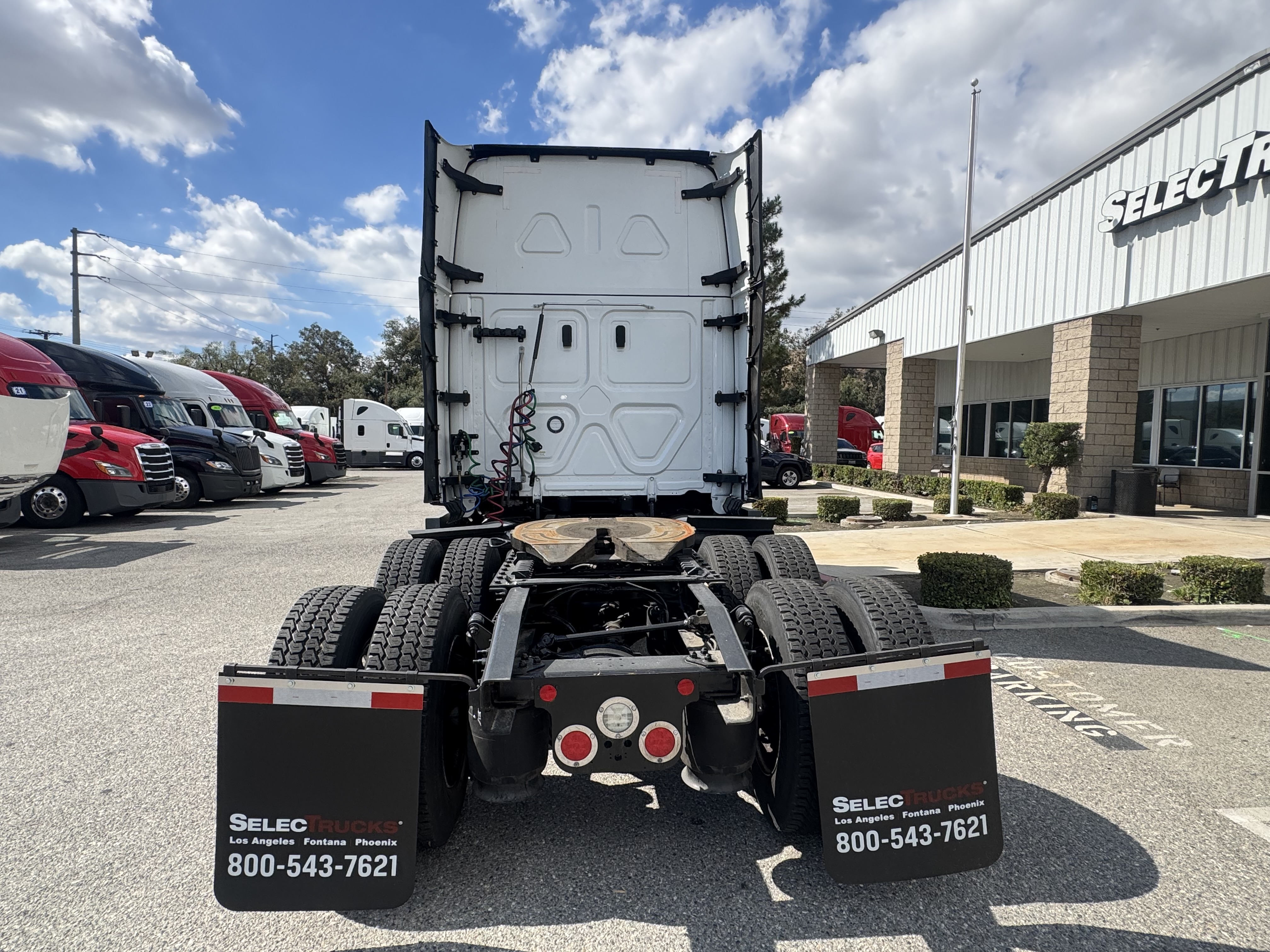 2023 FREIGHTLINER CASCADIA 126SLP - image 6