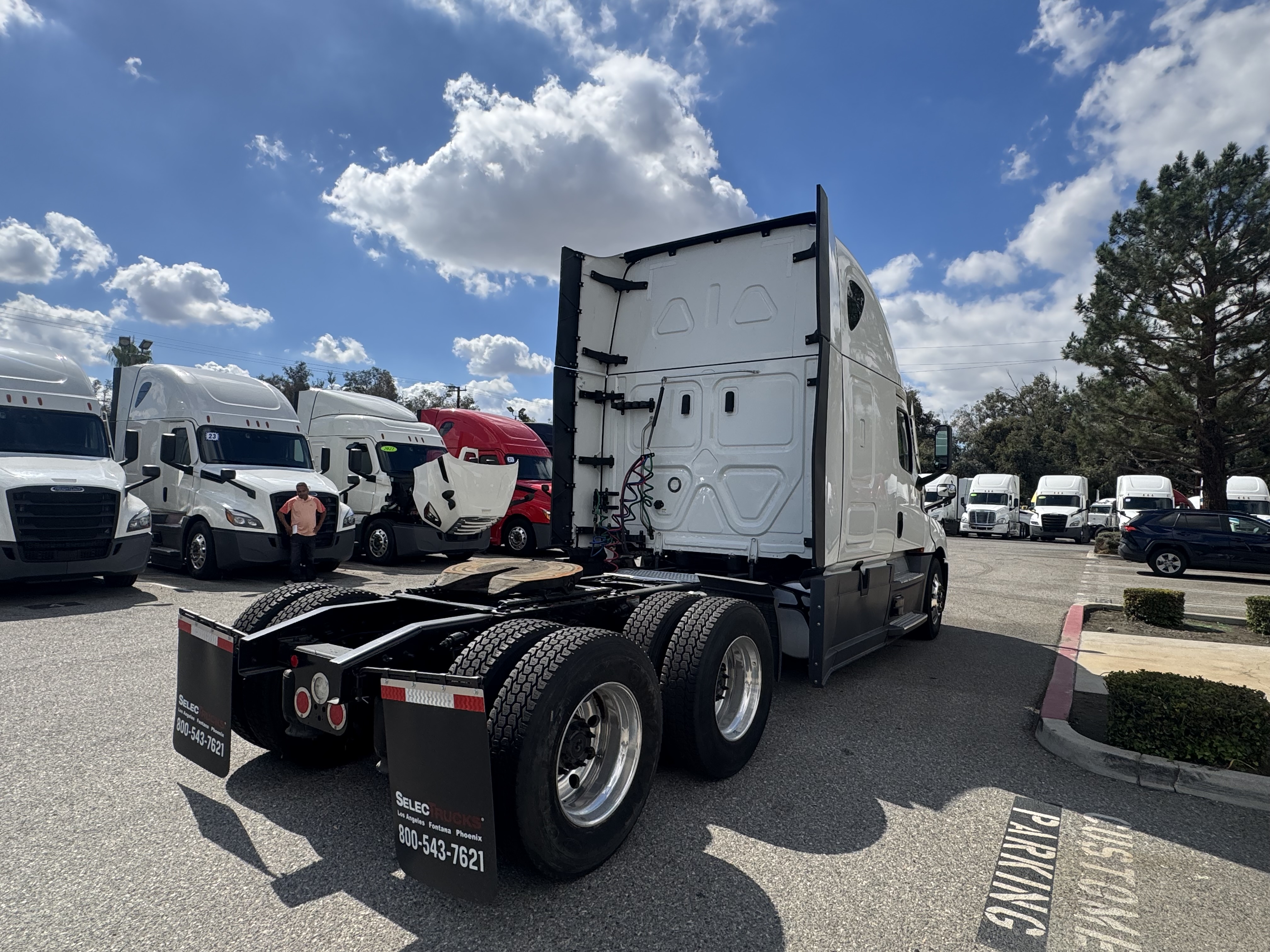 2023 FREIGHTLINER CASCADIA 126SLP - image 7