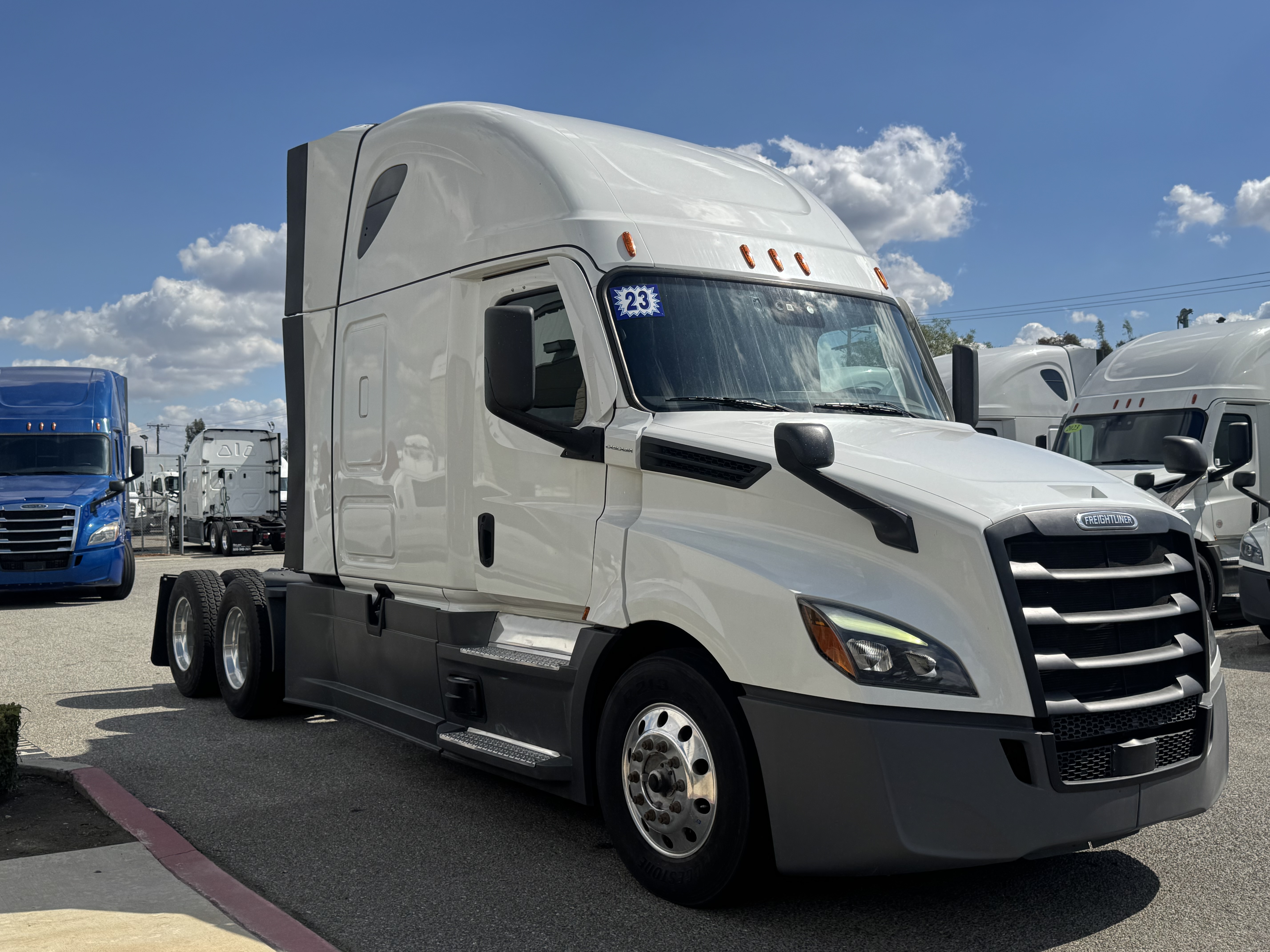 2023 FREIGHTLINER CASCADIA 126SLP - image 9