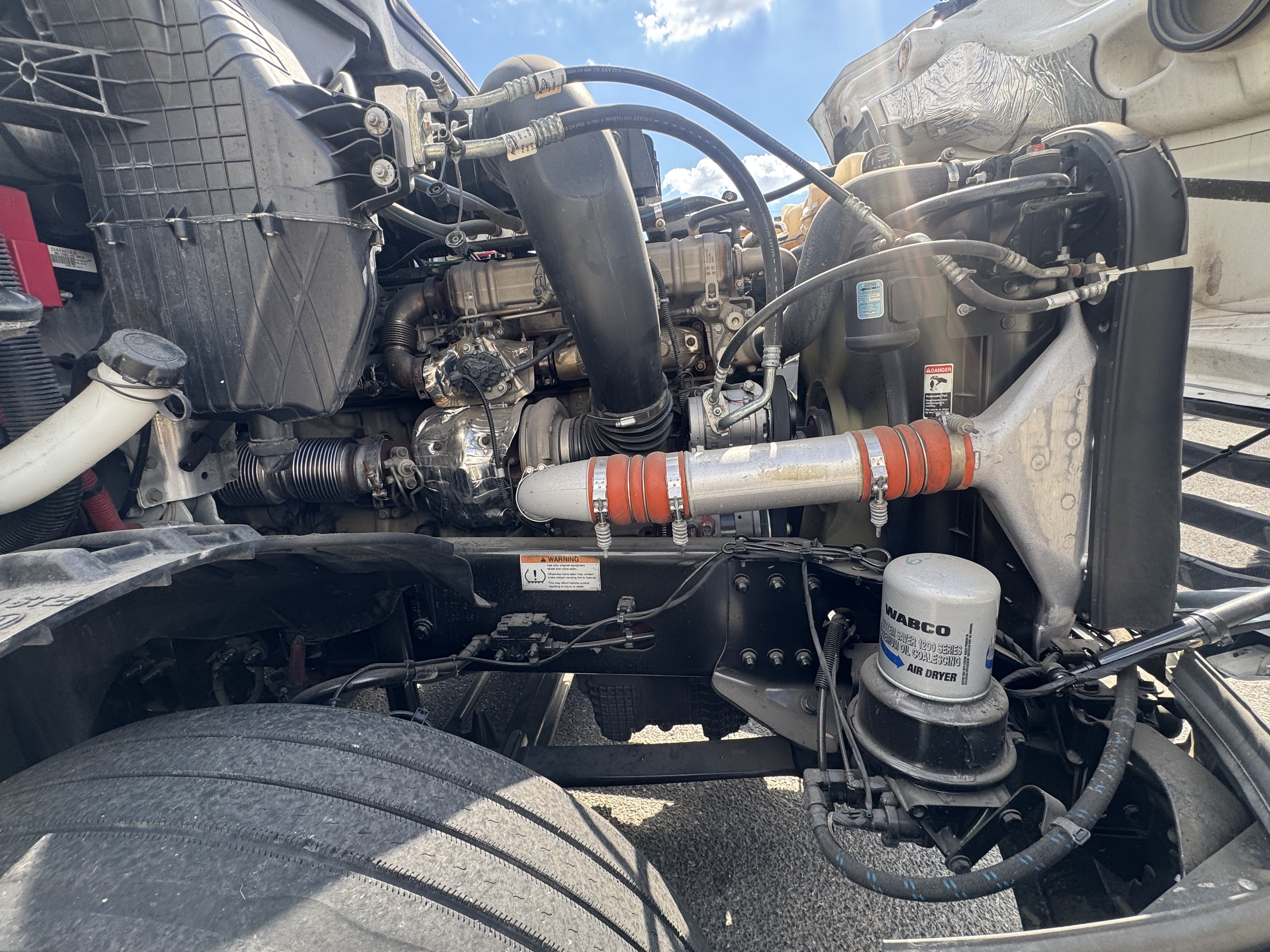 2023 FREIGHTLINER CASCADIA 126SLP - image 11