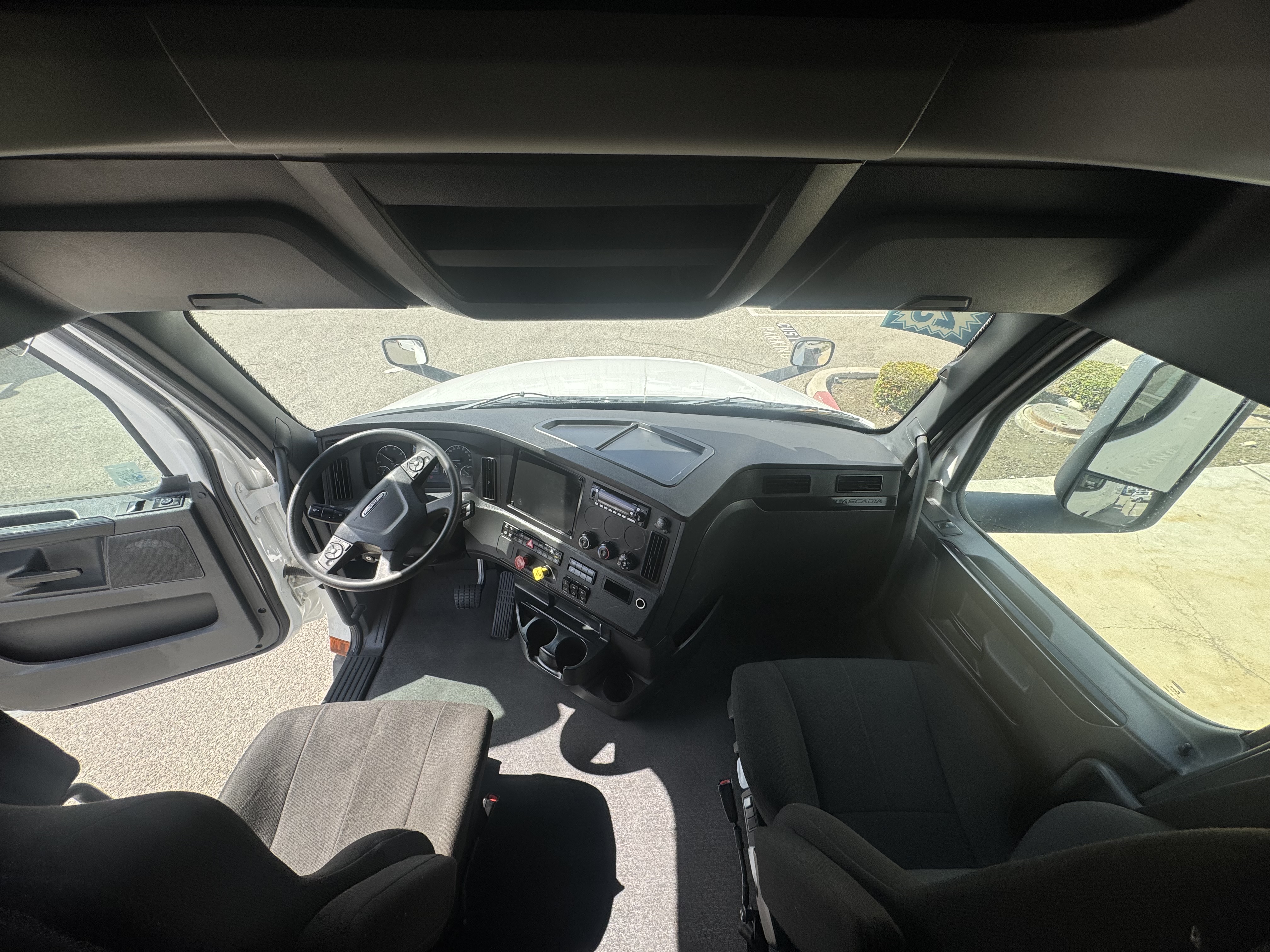 2023 FREIGHTLINER CASCADIA 126SLP - image 18