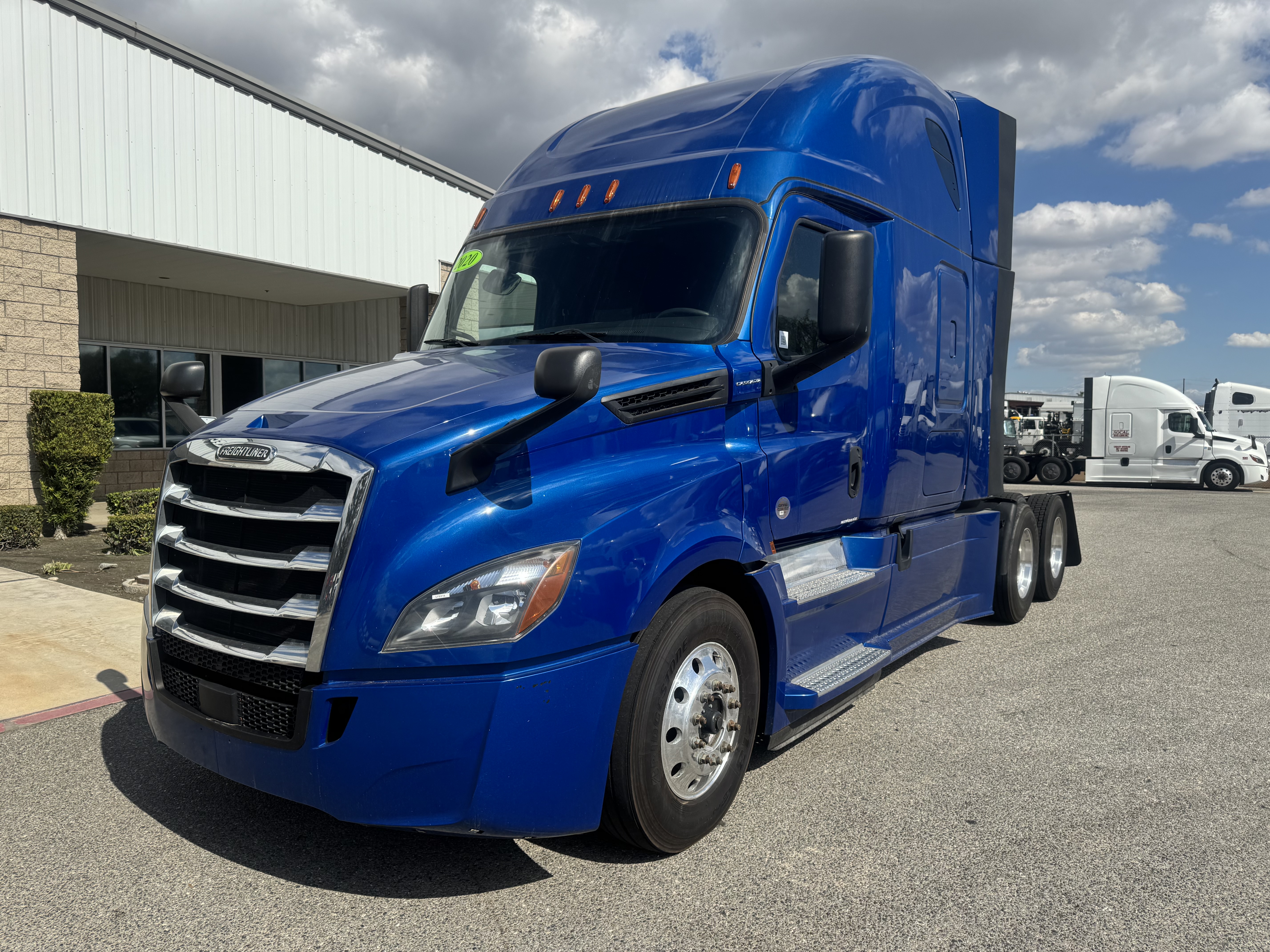 2020 FREIGHTLINER CASCADIA 126SLP - image 1