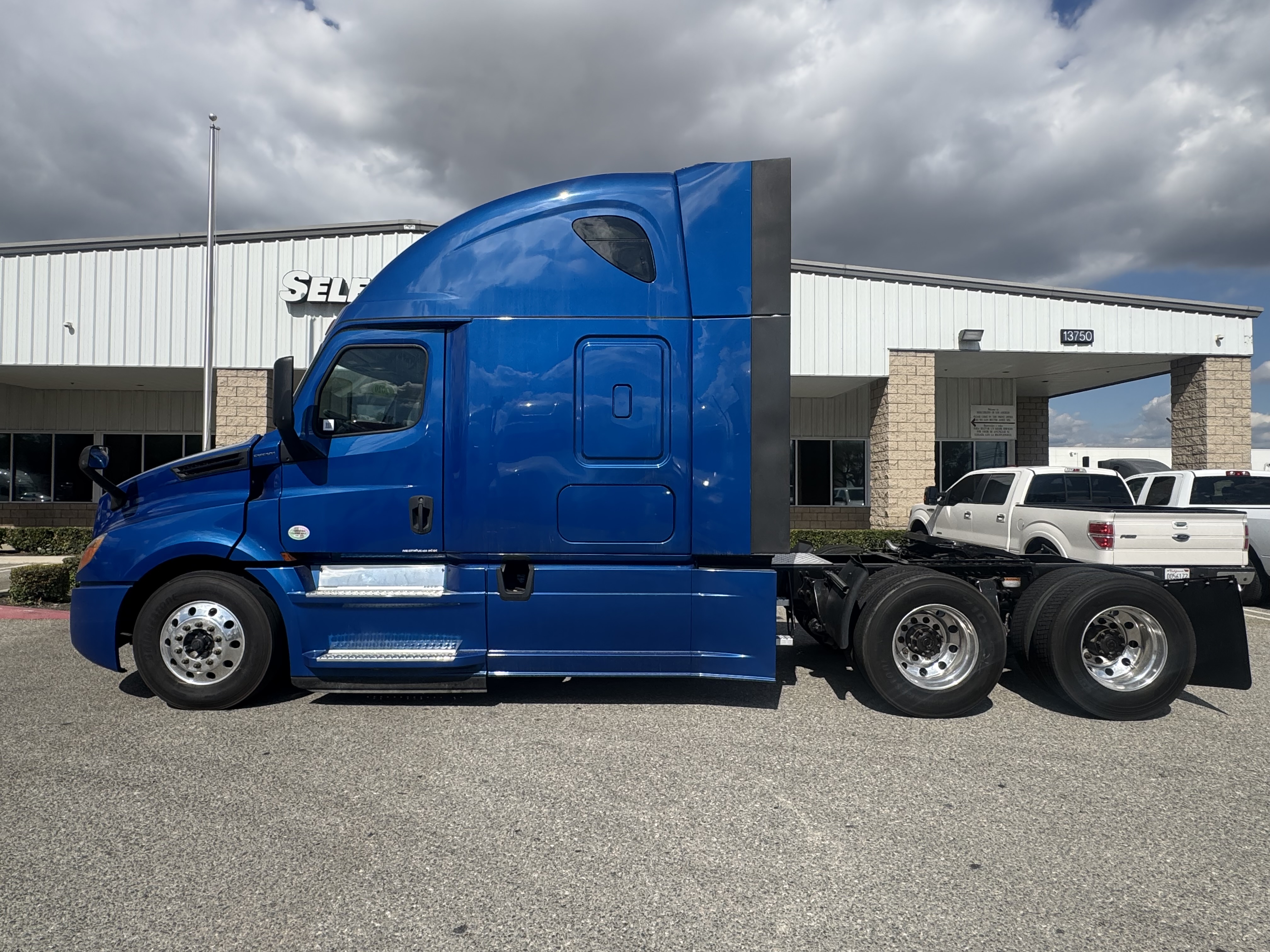 2020 FREIGHTLINER CASCADIA 126SLP - image 3