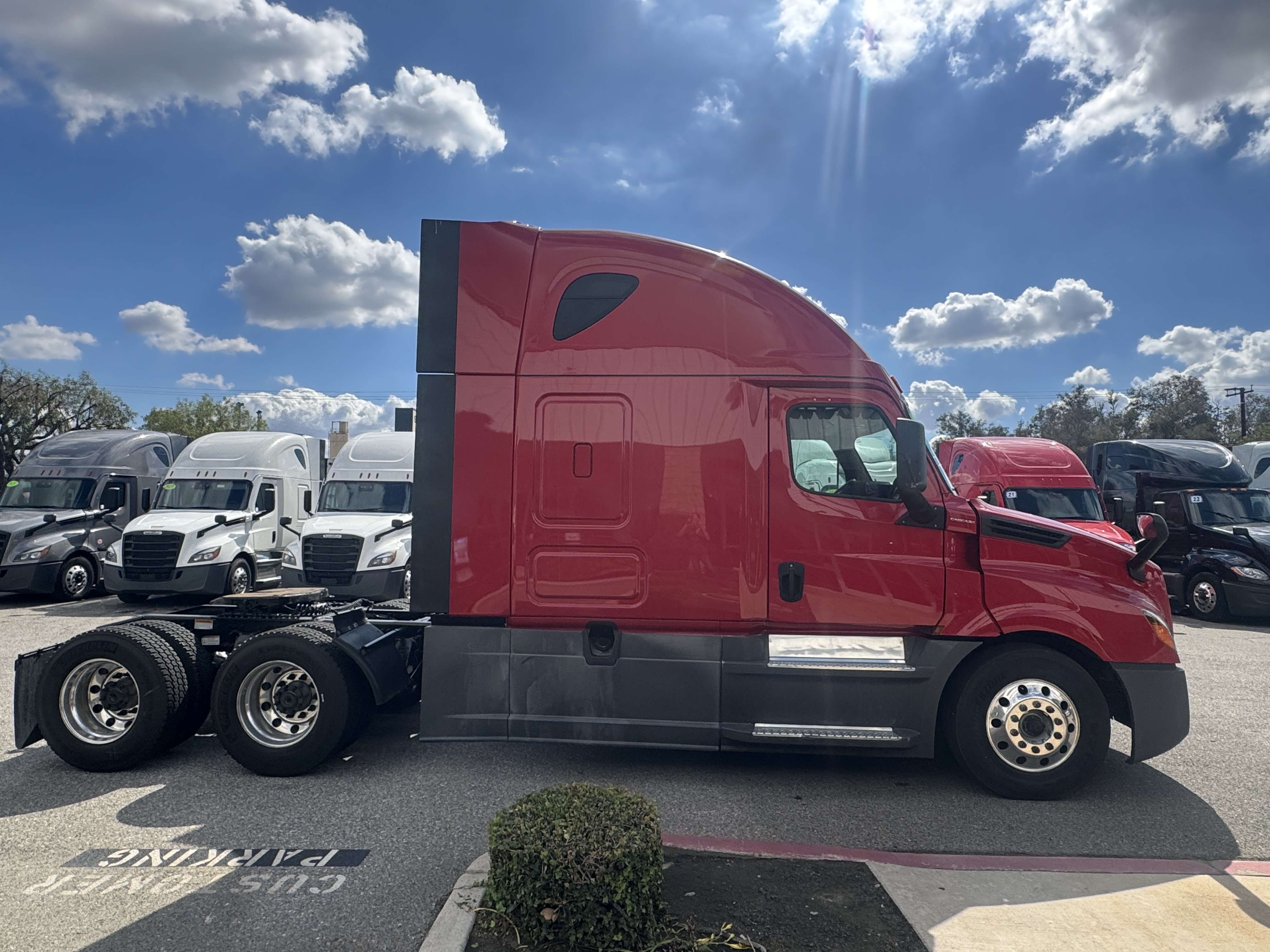 2020 FREIGHTLINER CASCADIA 126SLP - image 7