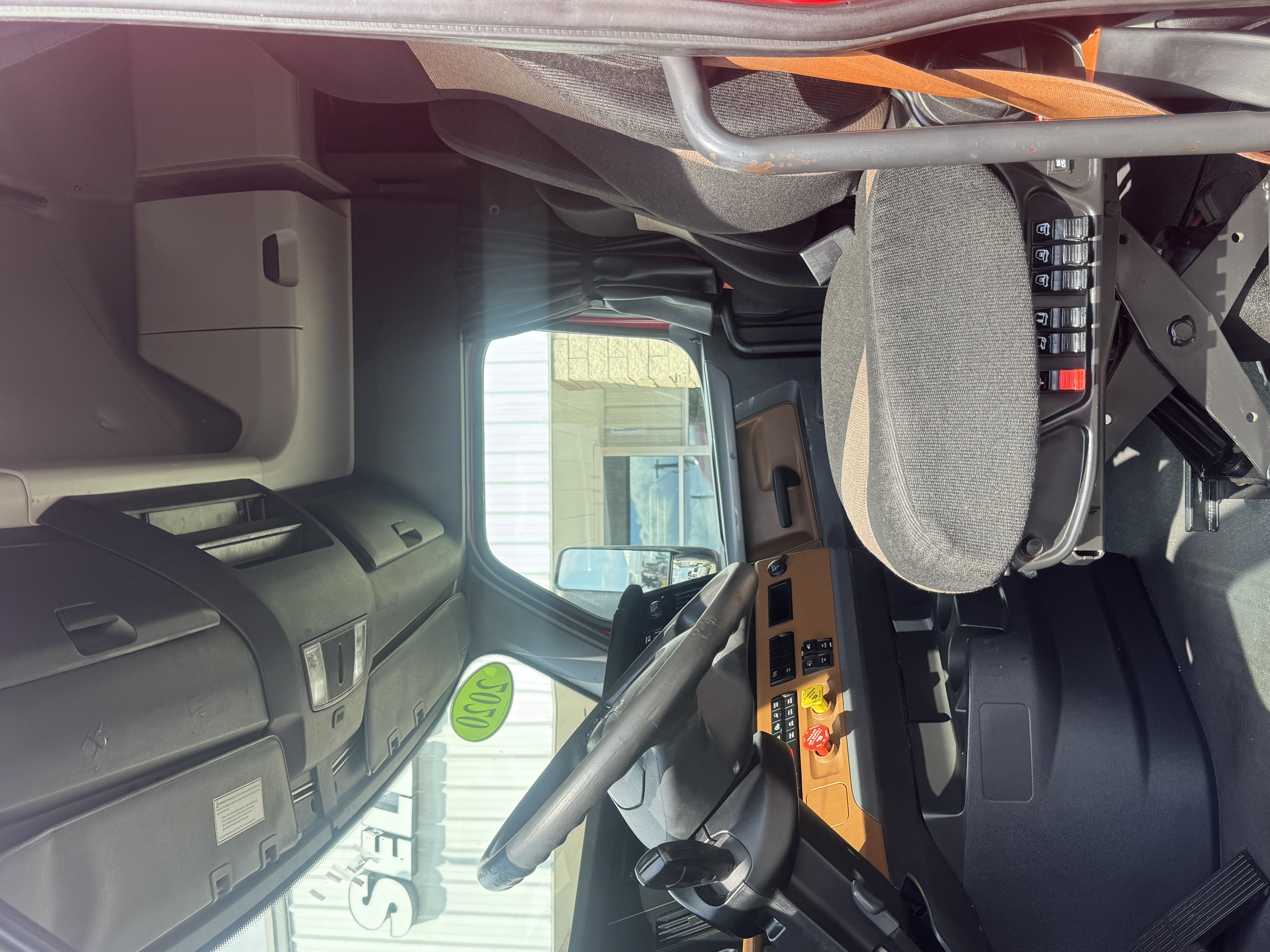 2020 FREIGHTLINER CASCADIA 126SLP - image 16