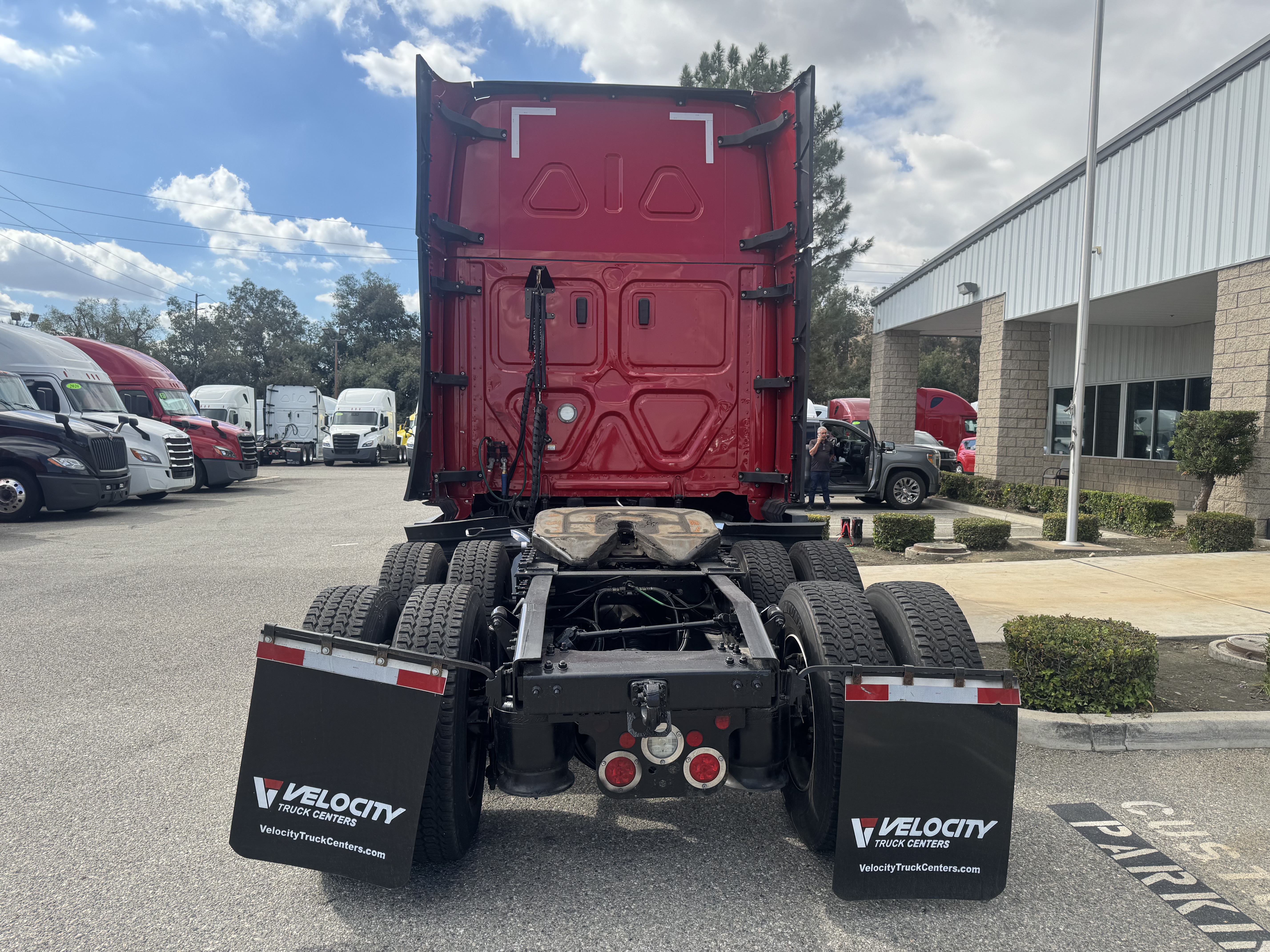 2021 FREIGHTLINER CASCADIA 126SLP - image 5