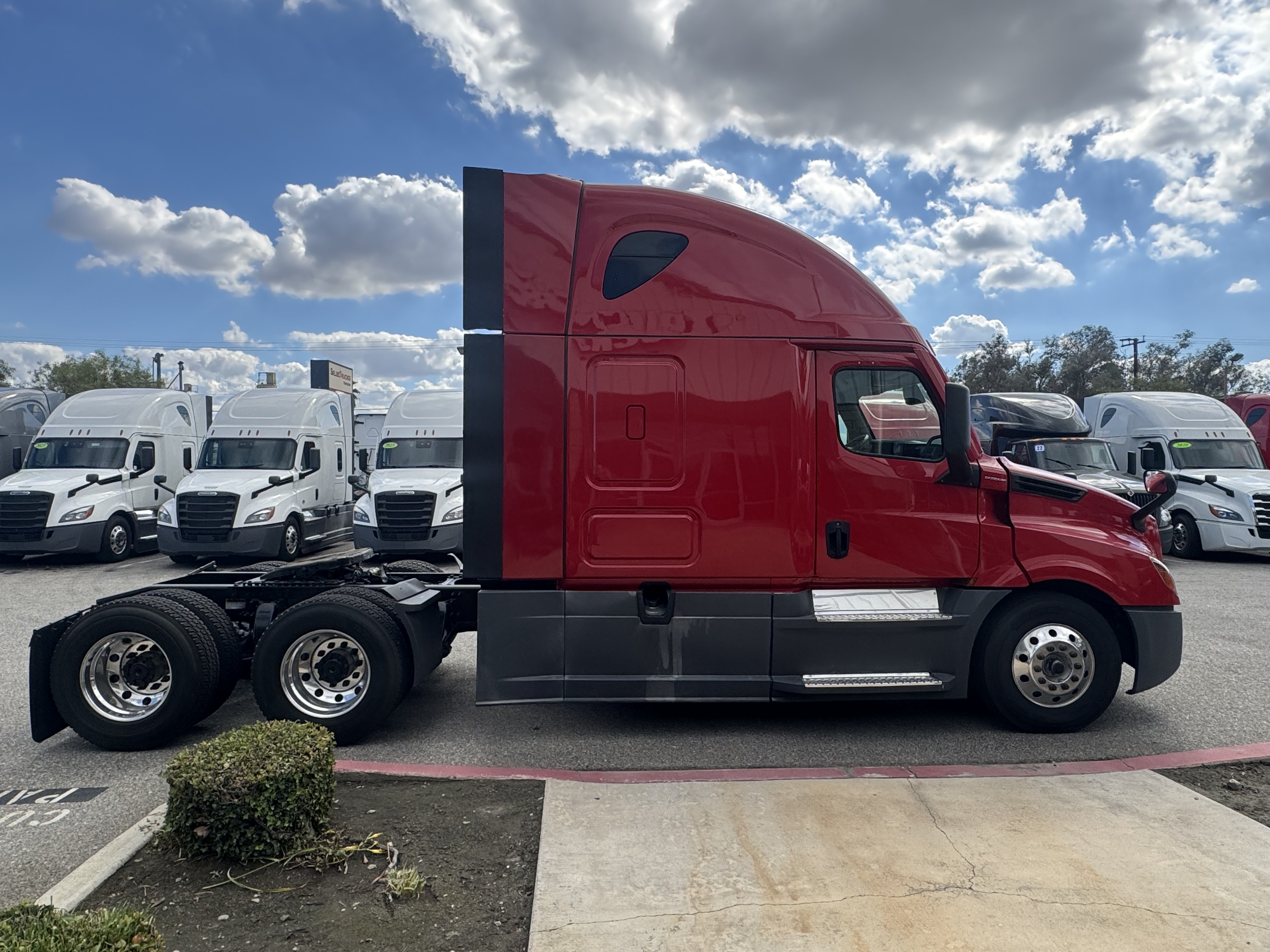 2021 FREIGHTLINER CASCADIA 126SLP - image 7