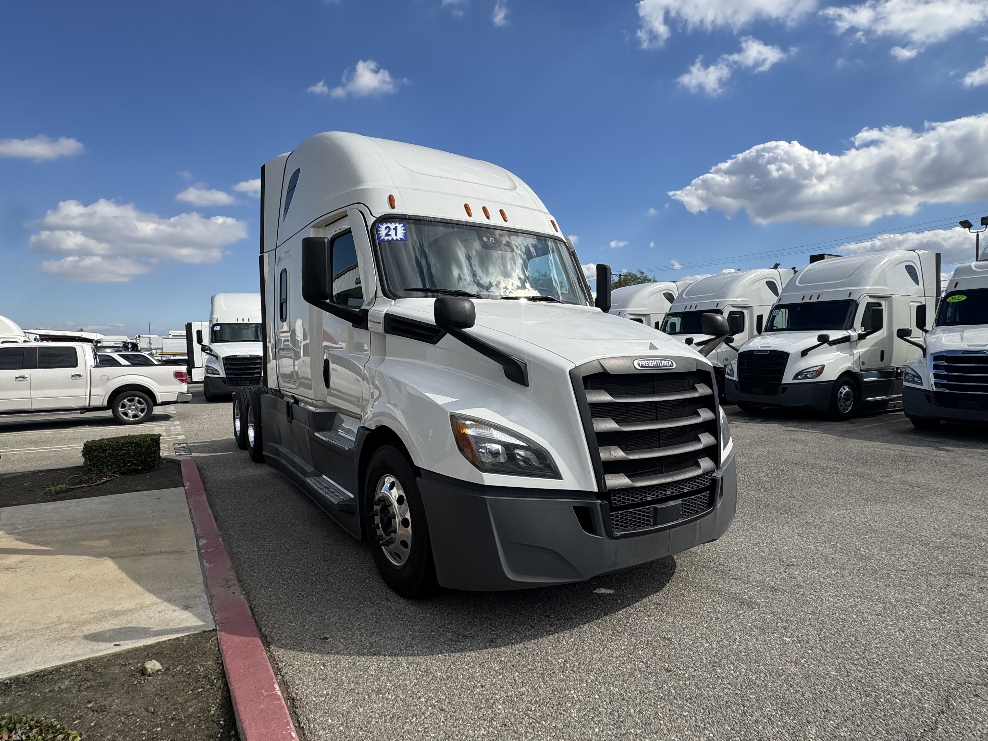 2021 FREIGHTLINER CASCADIA 126SLP - image 8