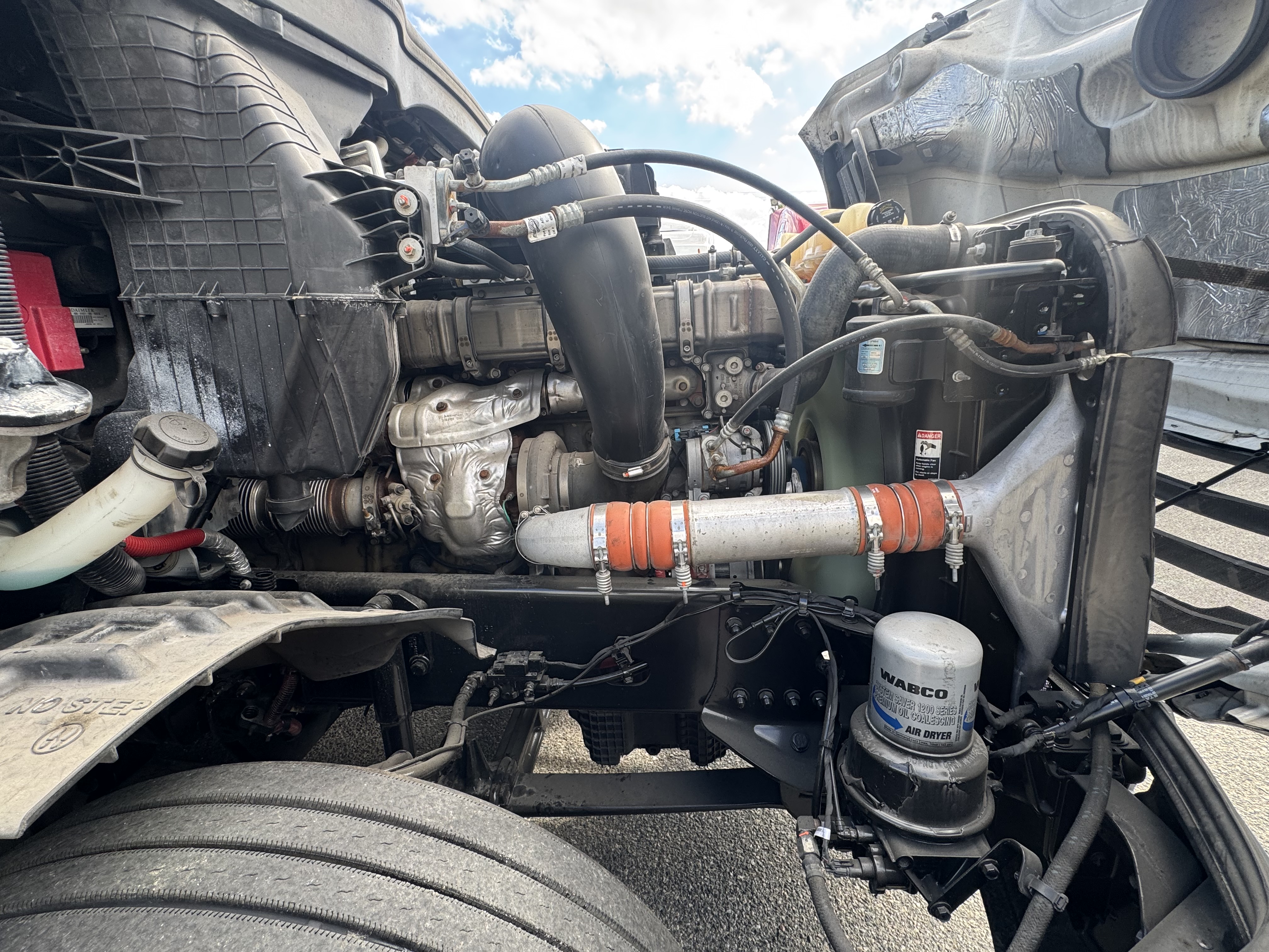 2021 FREIGHTLINER CASCADIA 126SLP - image 10