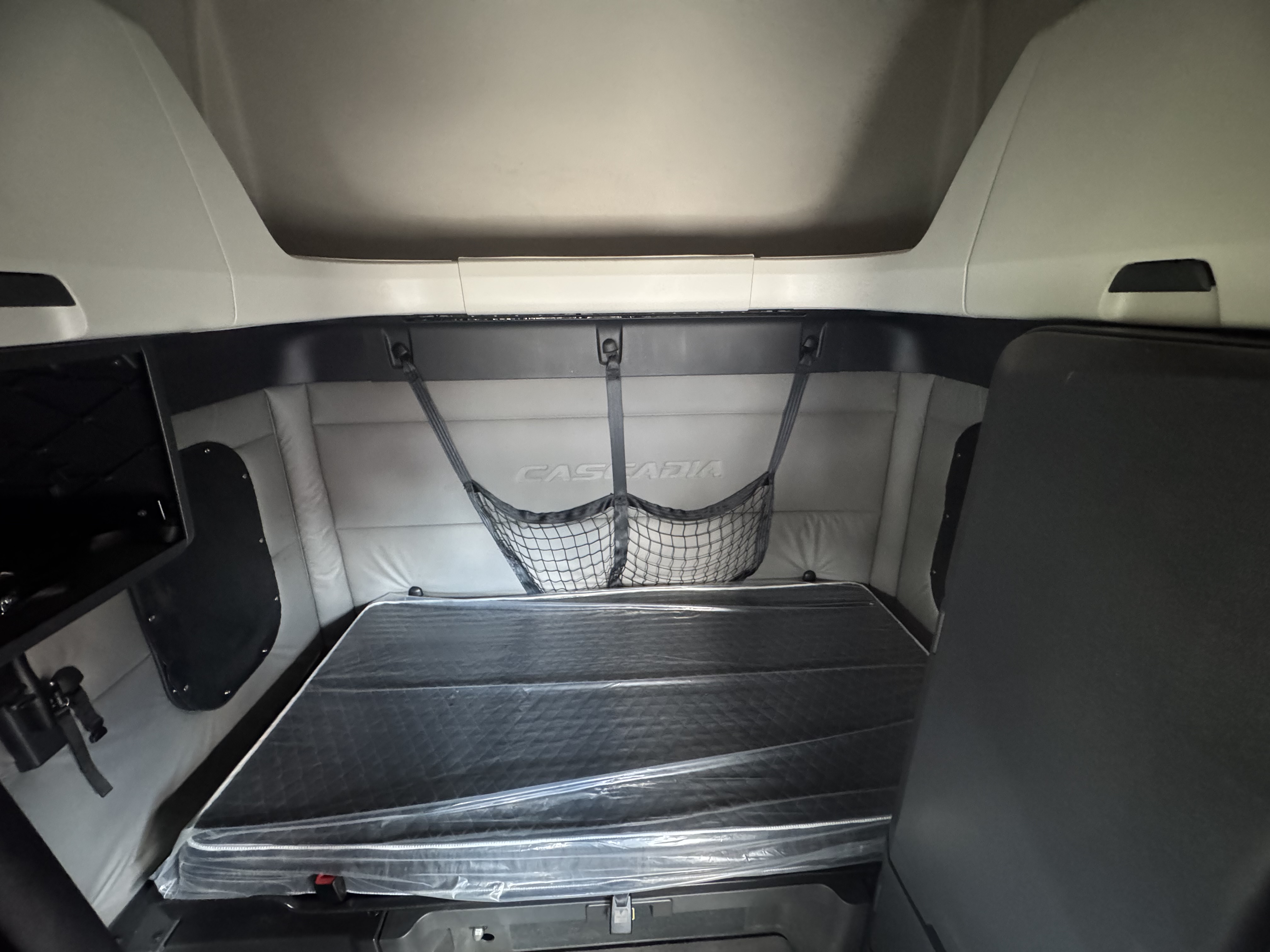 2021 FREIGHTLINER CASCADIA 126SLP - image 16