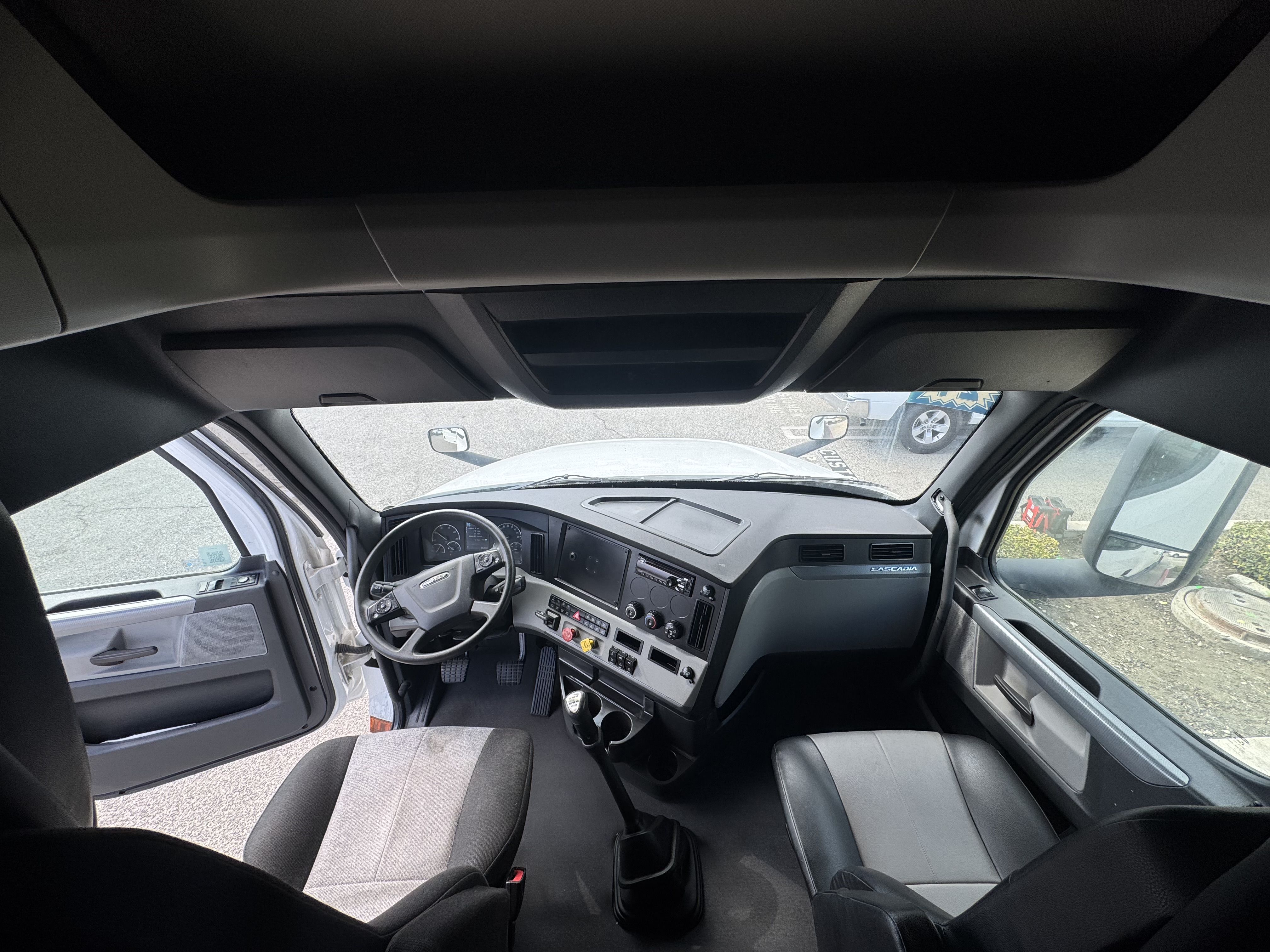 2021 FREIGHTLINER CASCADIA 126SLP - image 17