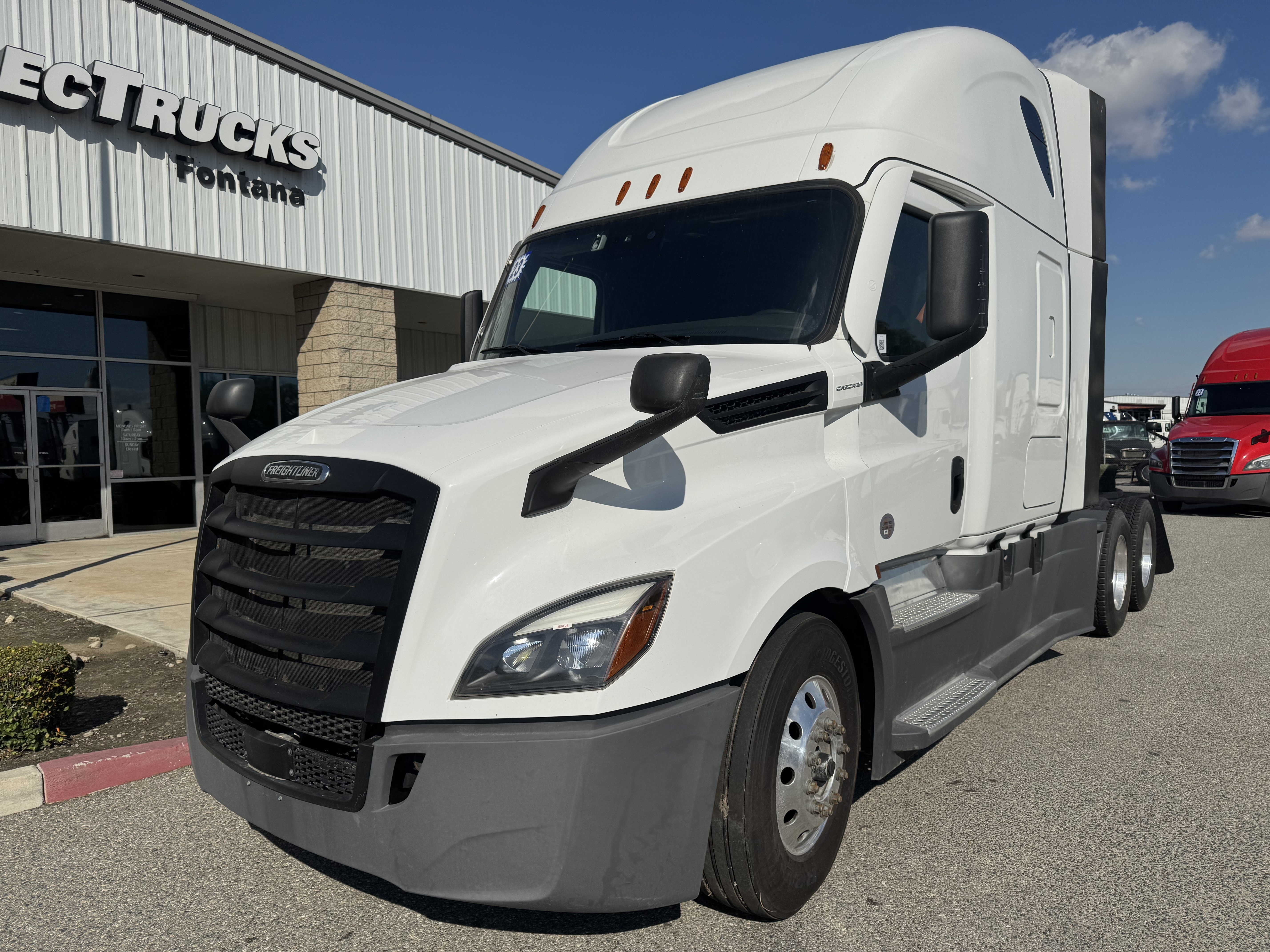 2023 FREIGHTLINER CASCADIA 126SLP - image 1