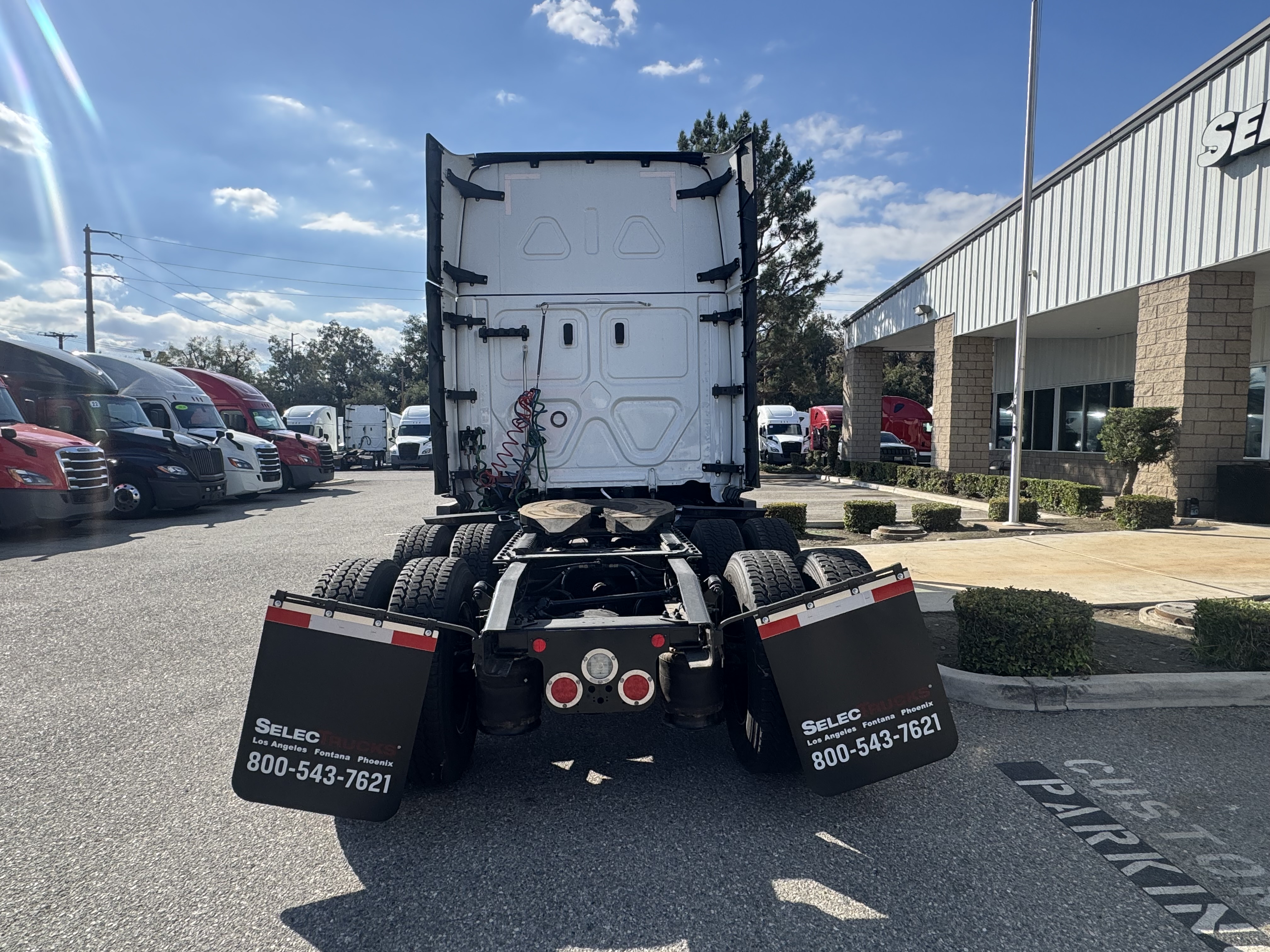 2023 FREIGHTLINER CASCADIA 126SLP - image 5